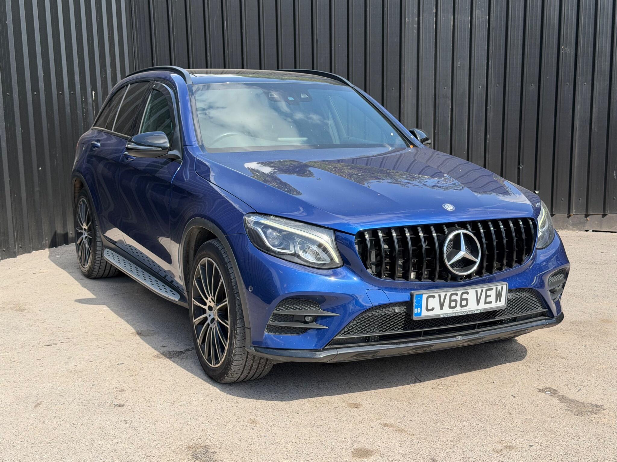 Mercedes-Benz GLC view 9
