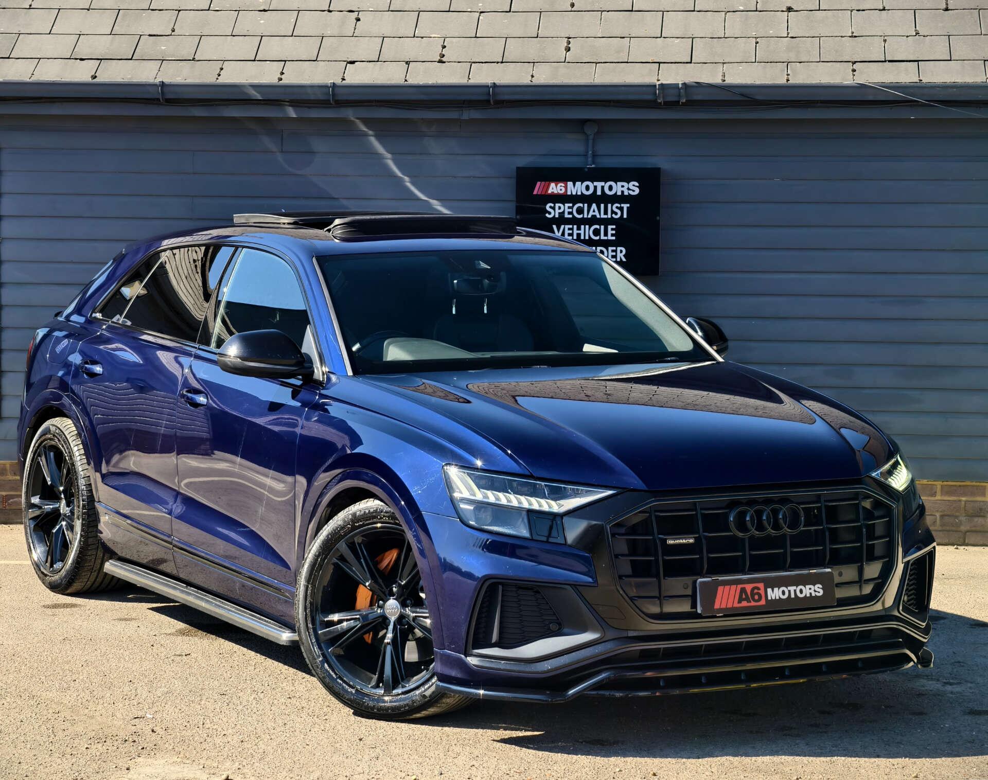 Audi Q8 view 5