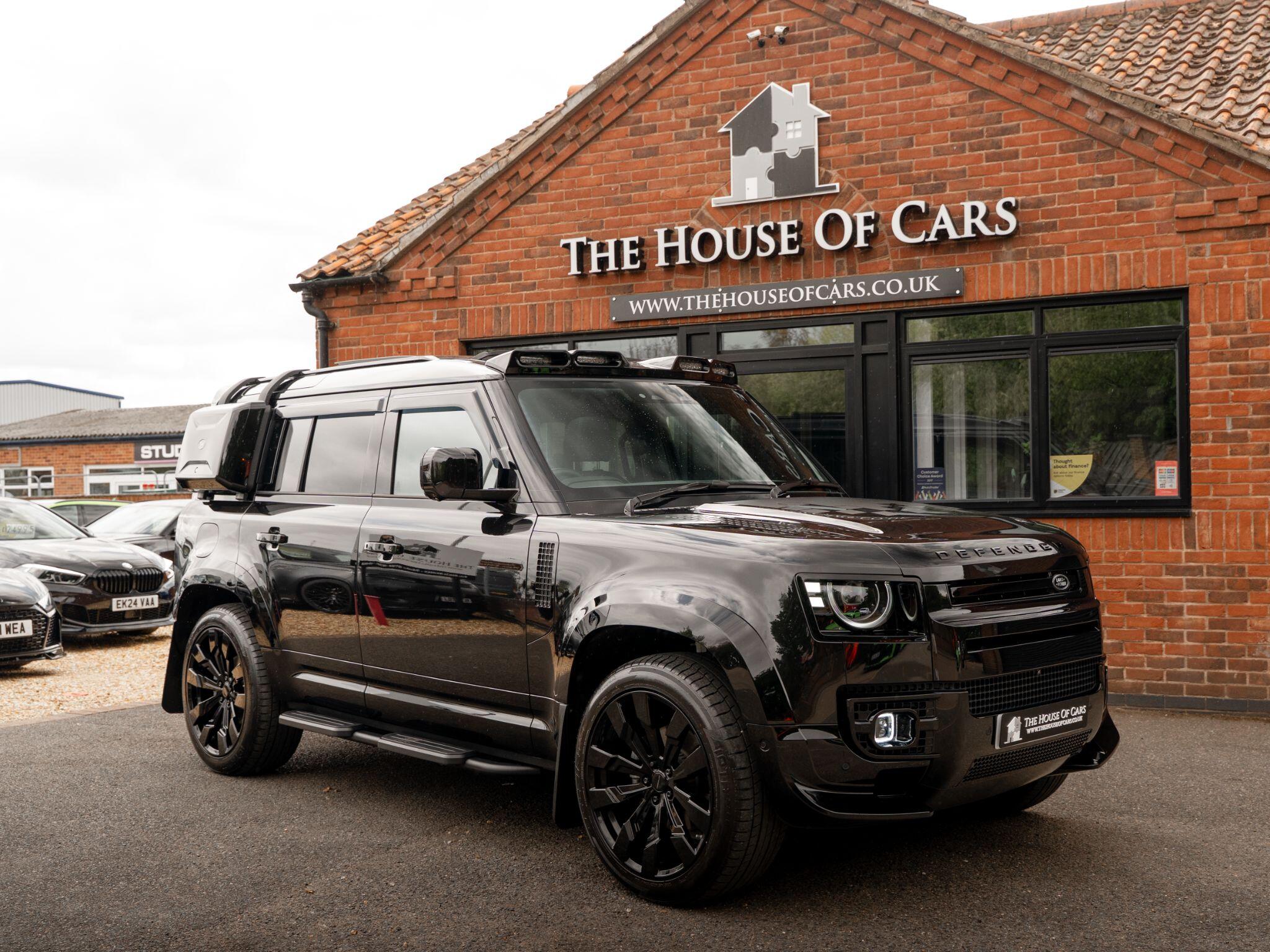 Land Rover Defender 110 view 5
