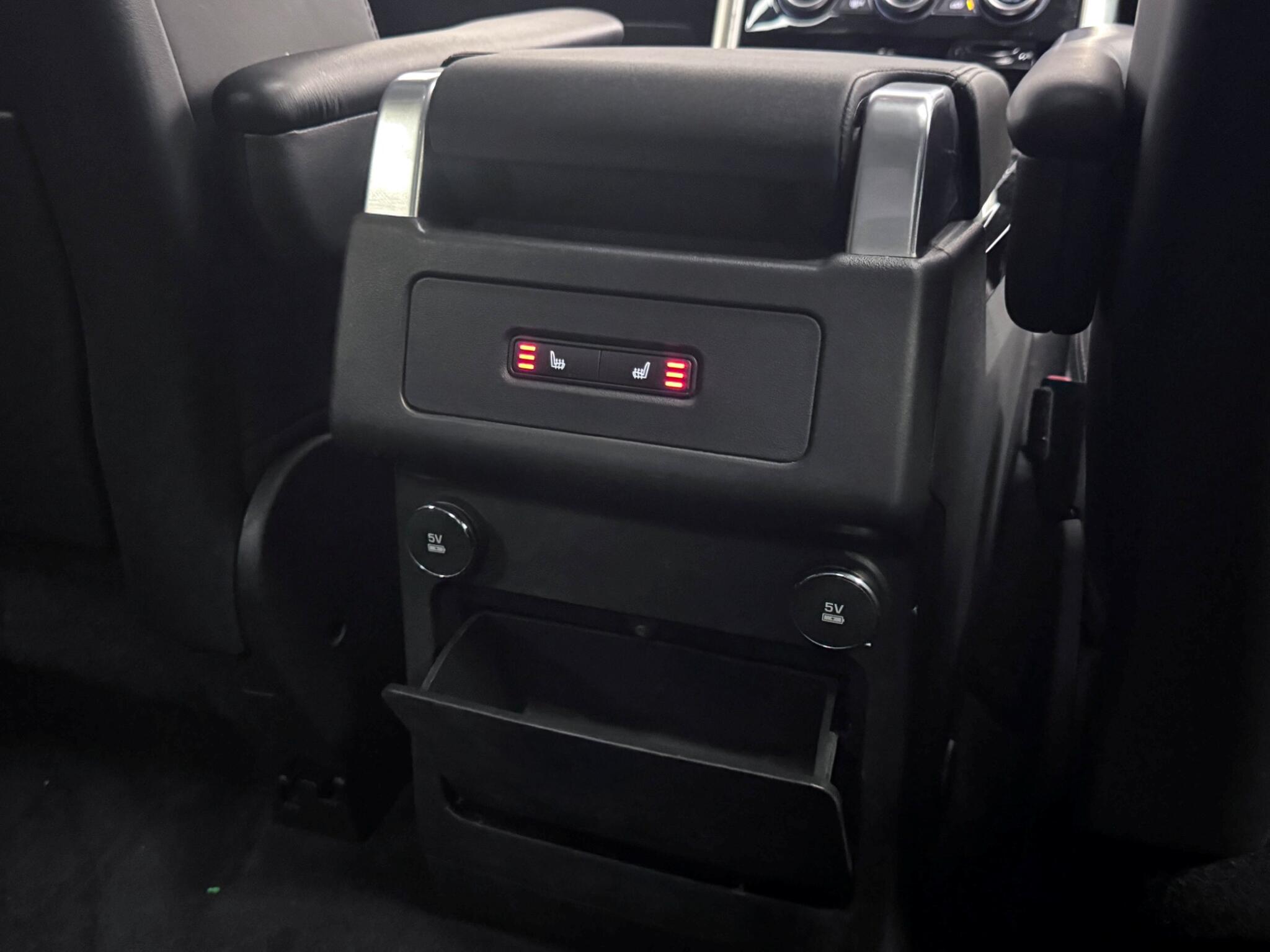 Land Rover Discovery view 17