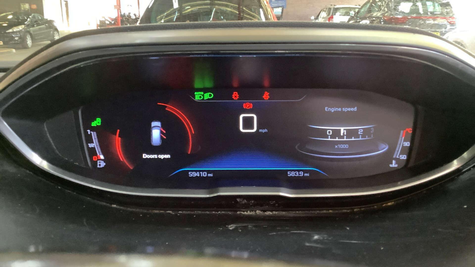 Peugeot 5008 view 12