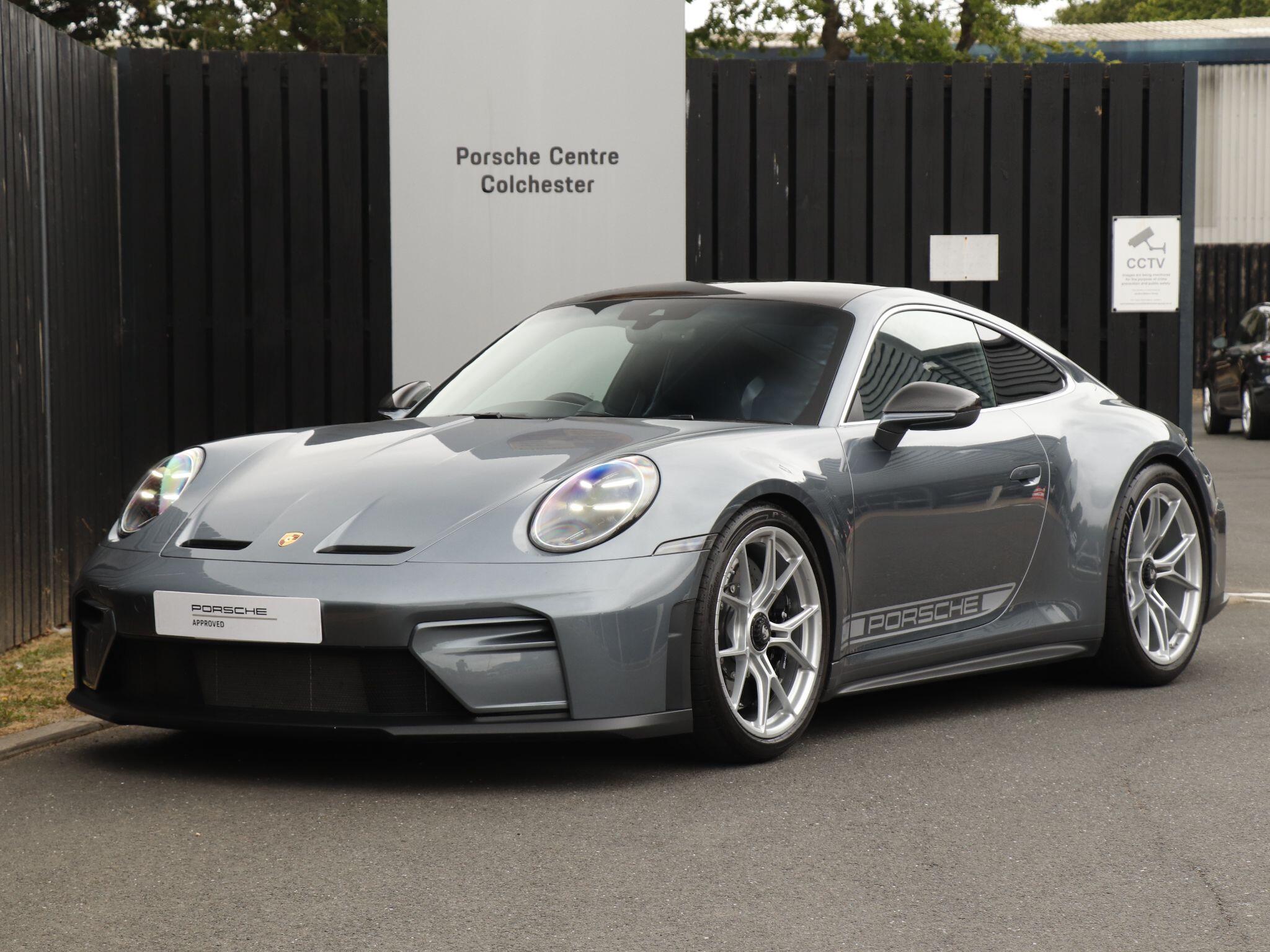 Porsche 911 view 39