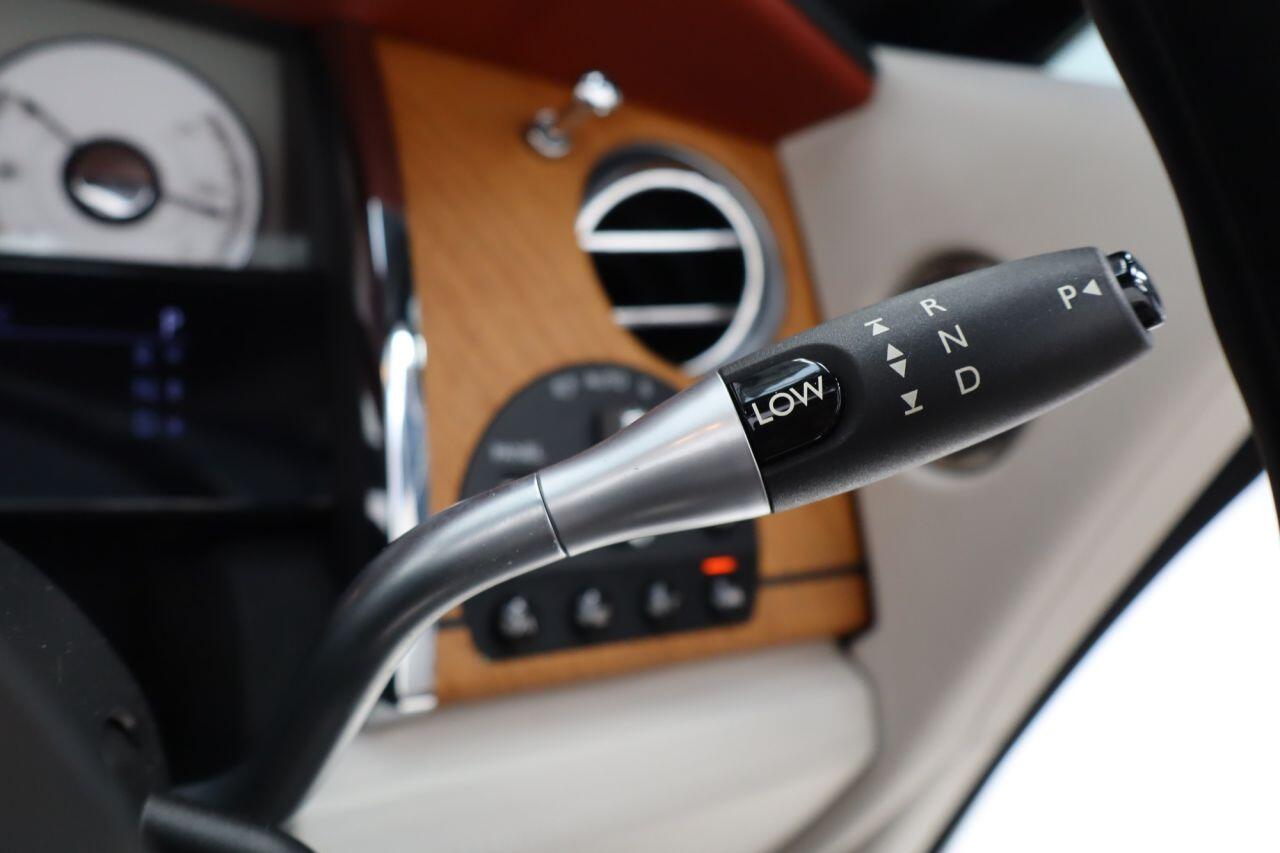 Rolls-Royce Dawn view 22
