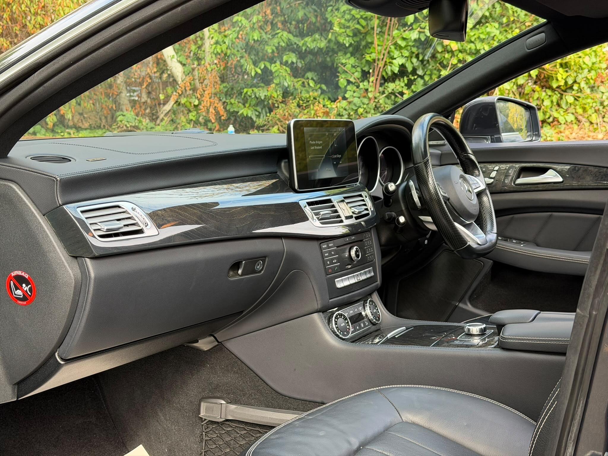 Mercedes-Benz CLS view 13