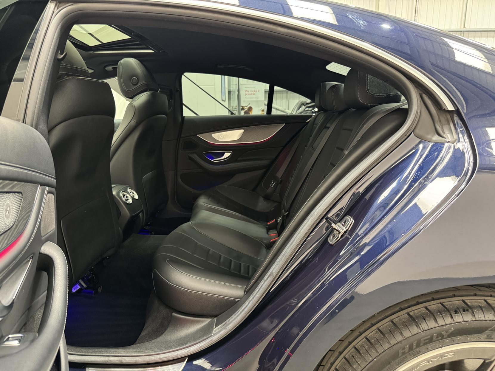Mercedes-Benz CLS view 64