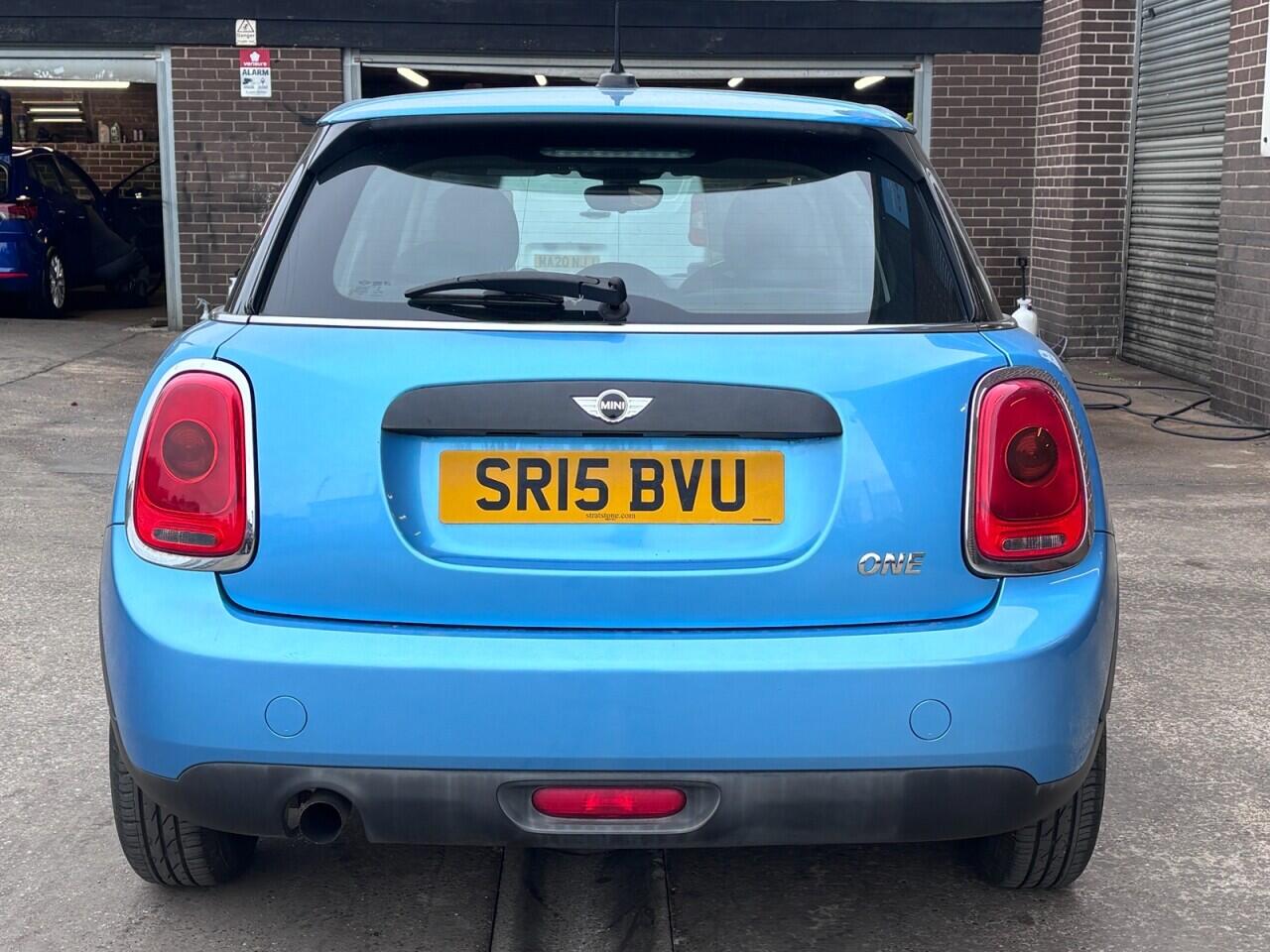 Mini Hatch view 6
