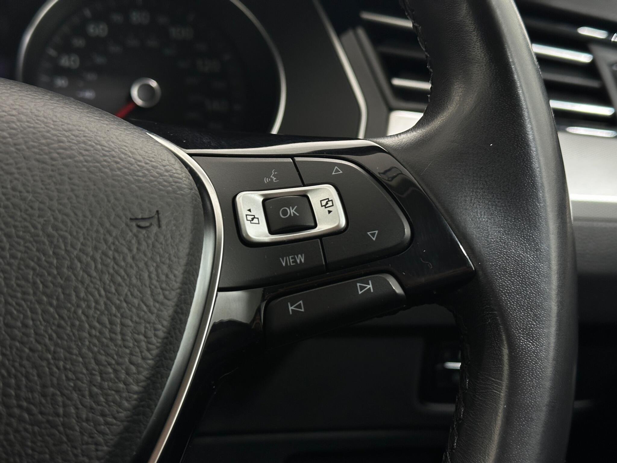 Volkswagen Passat view 15