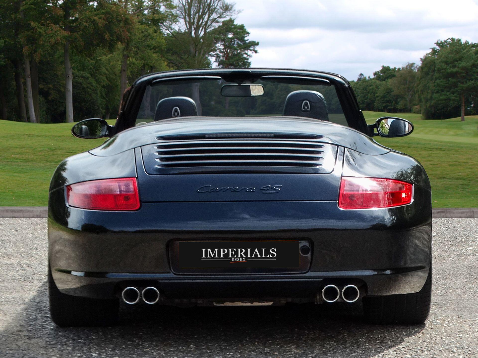 Porsche 911 view 10