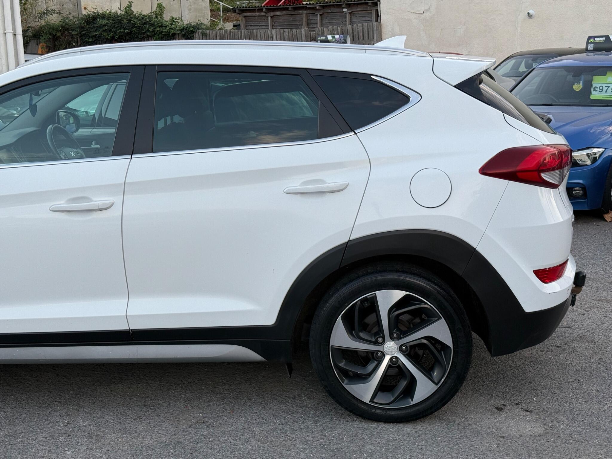 Hyundai TUCSON - Image 12