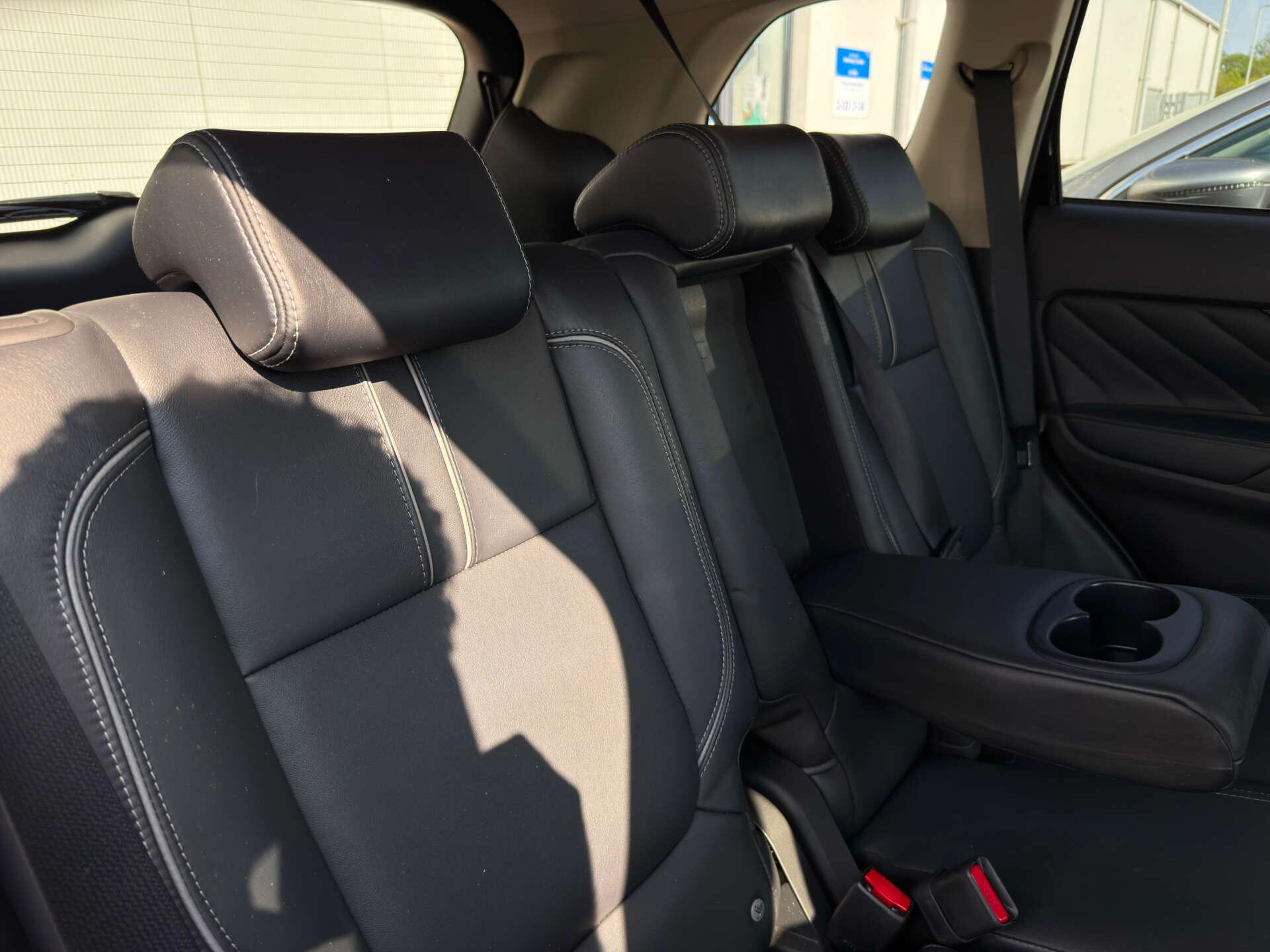 Mitsubishi Outlander view 34