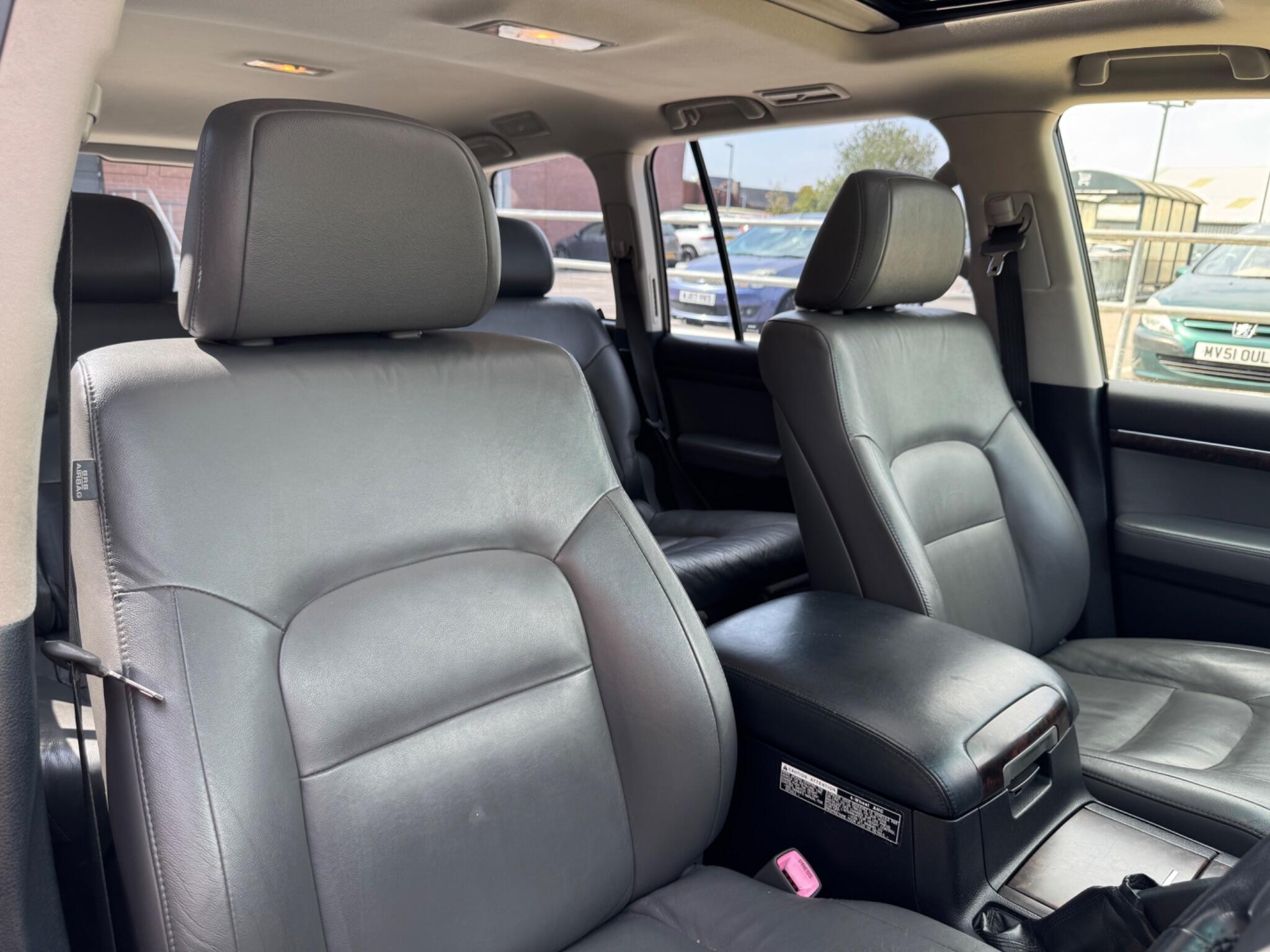 Toyota Land Cruiser view 16