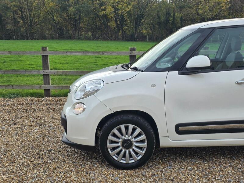 2014 Fiat 500L image 15