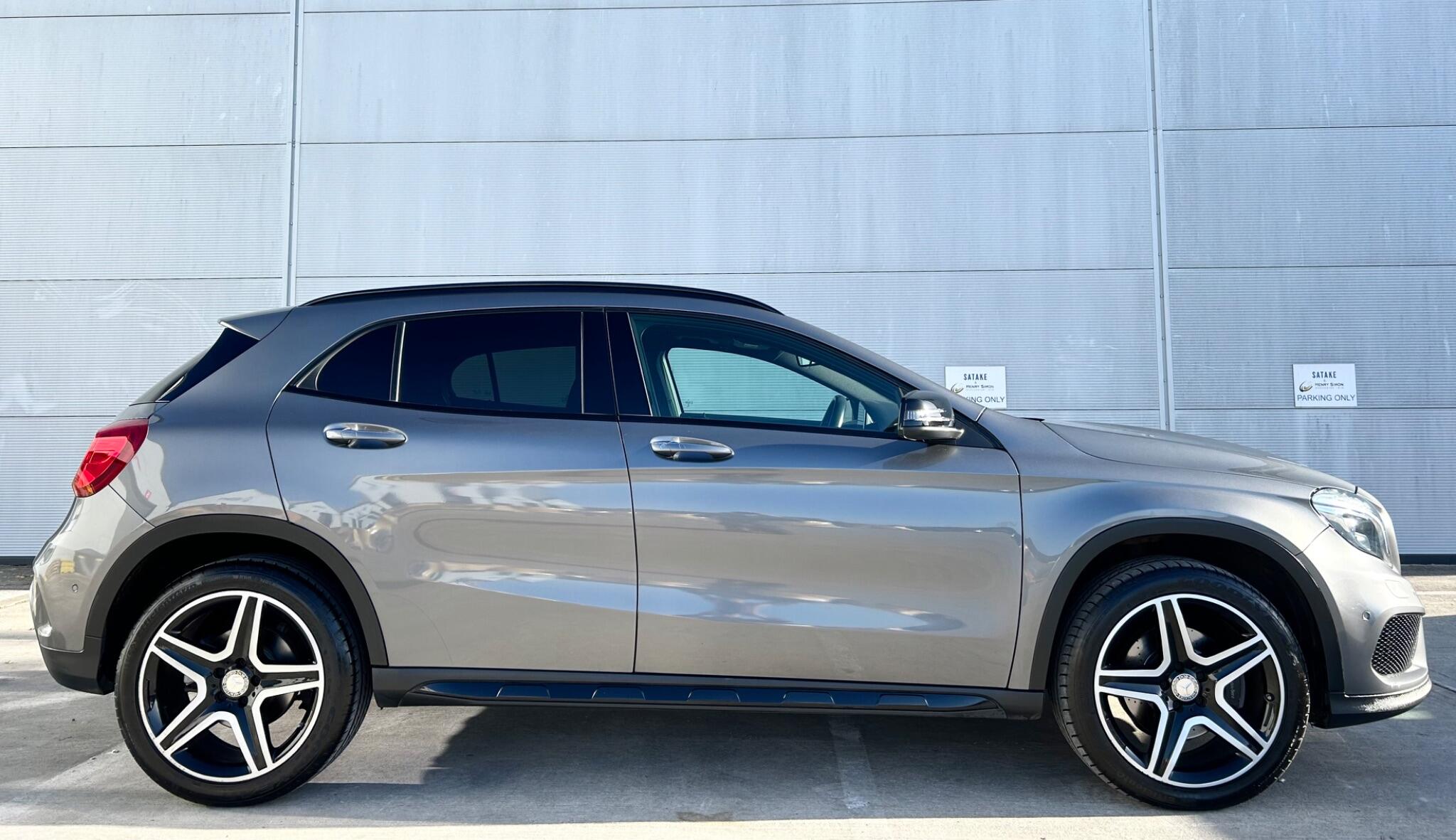 Mercedes-Benz GLA view 6