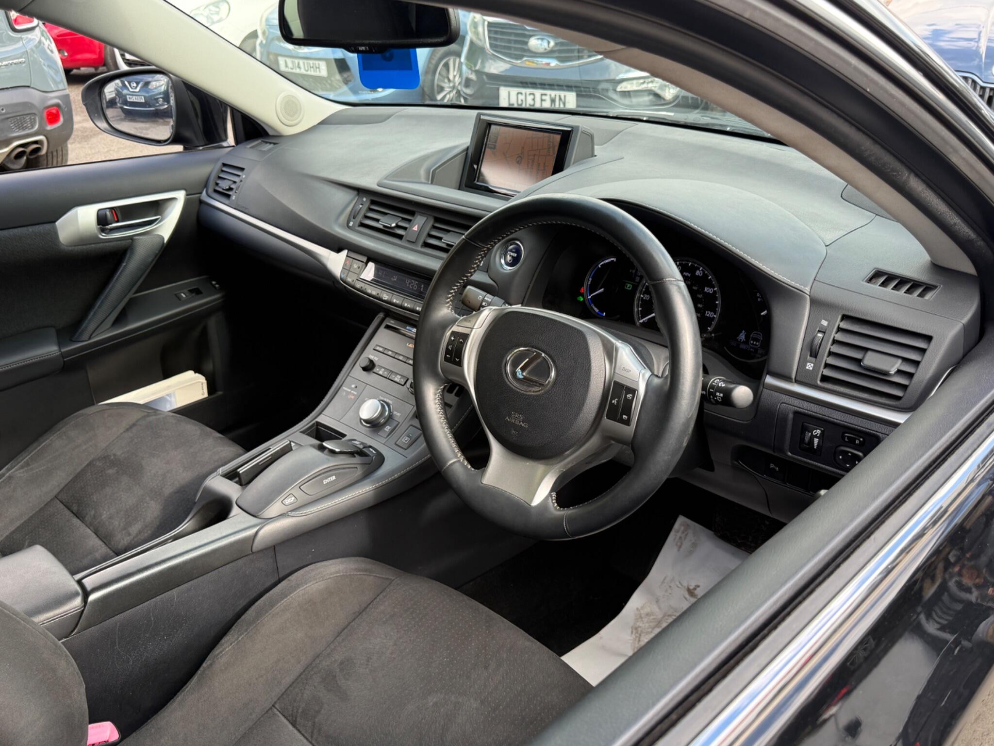 Lexus CT - Image 3
