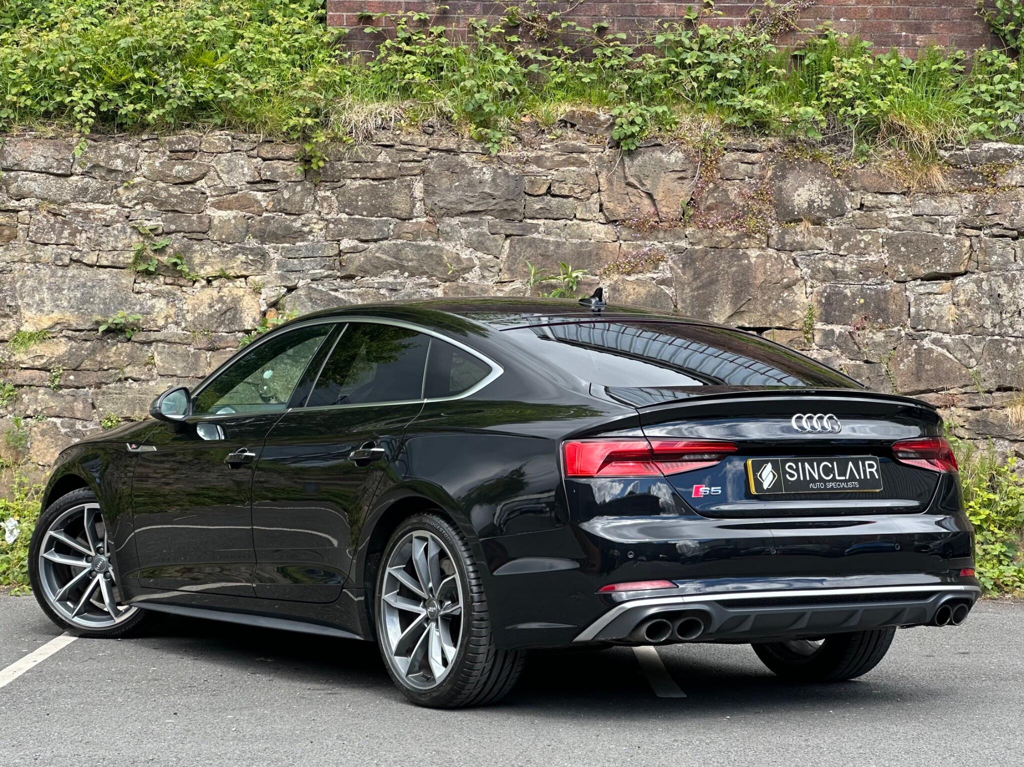 Audi S5 view 6
