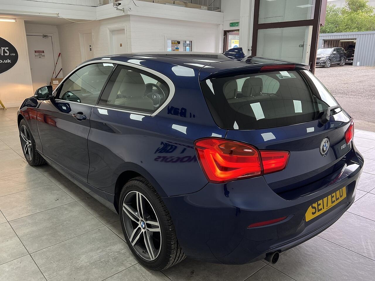 BMW 1 Series view 5