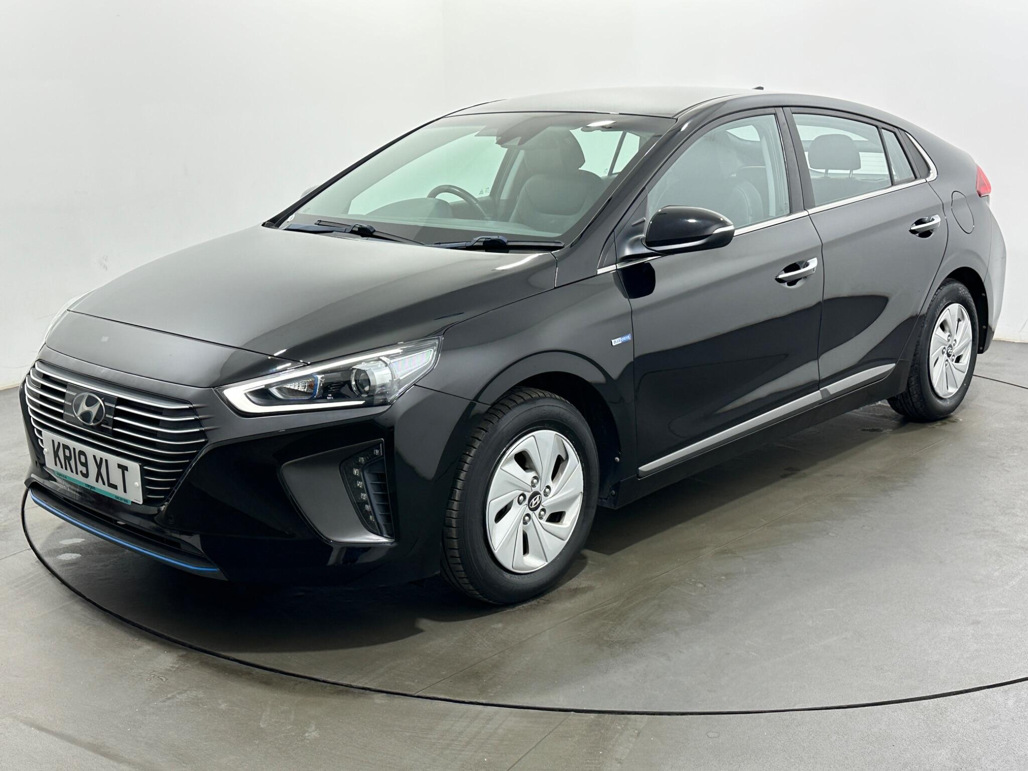 Hyundai IONIQ view 53