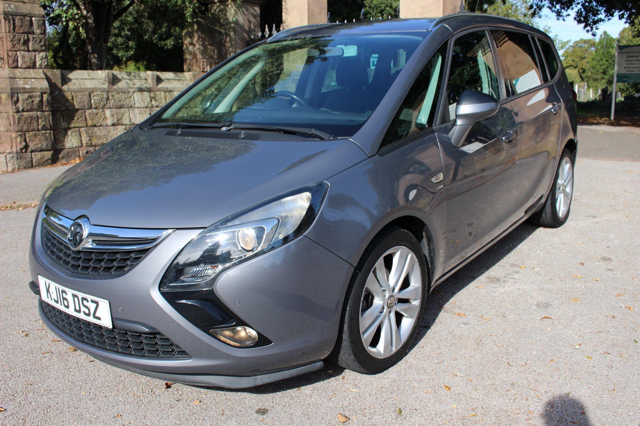Vauxhall Zafira Tourer view 7