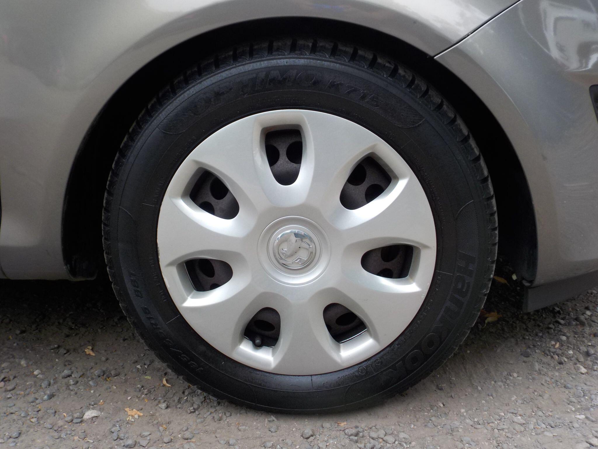 Vauxhall Corsa 1.2i ecoFLEX 16V Exclusiv Euro 5 (s/s) 3dr (A/C)