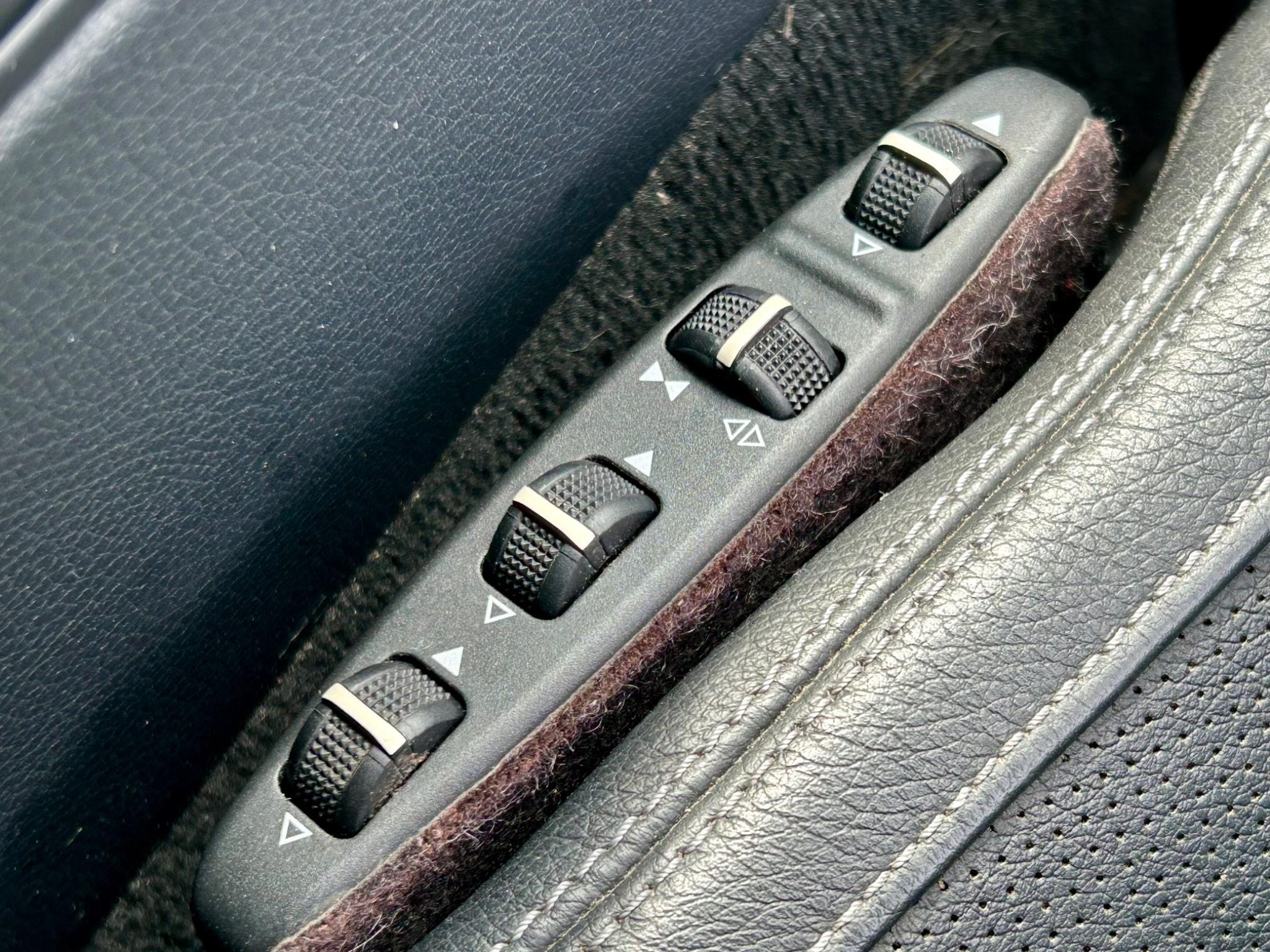 Mercedes-Benz E-Class view 9