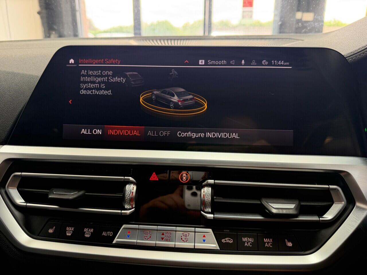 BMW 3 Series view 32