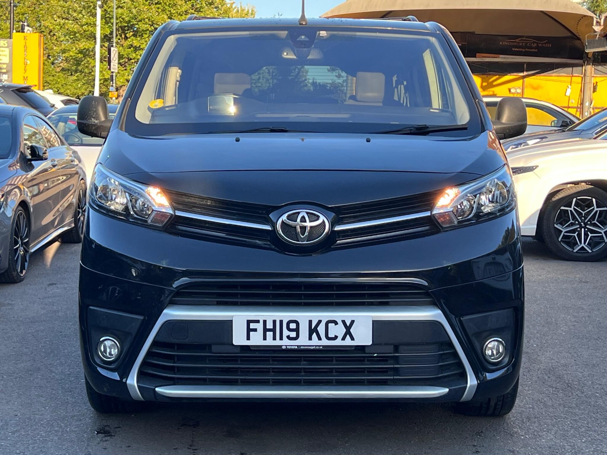 Toyota Proace Verso view 3