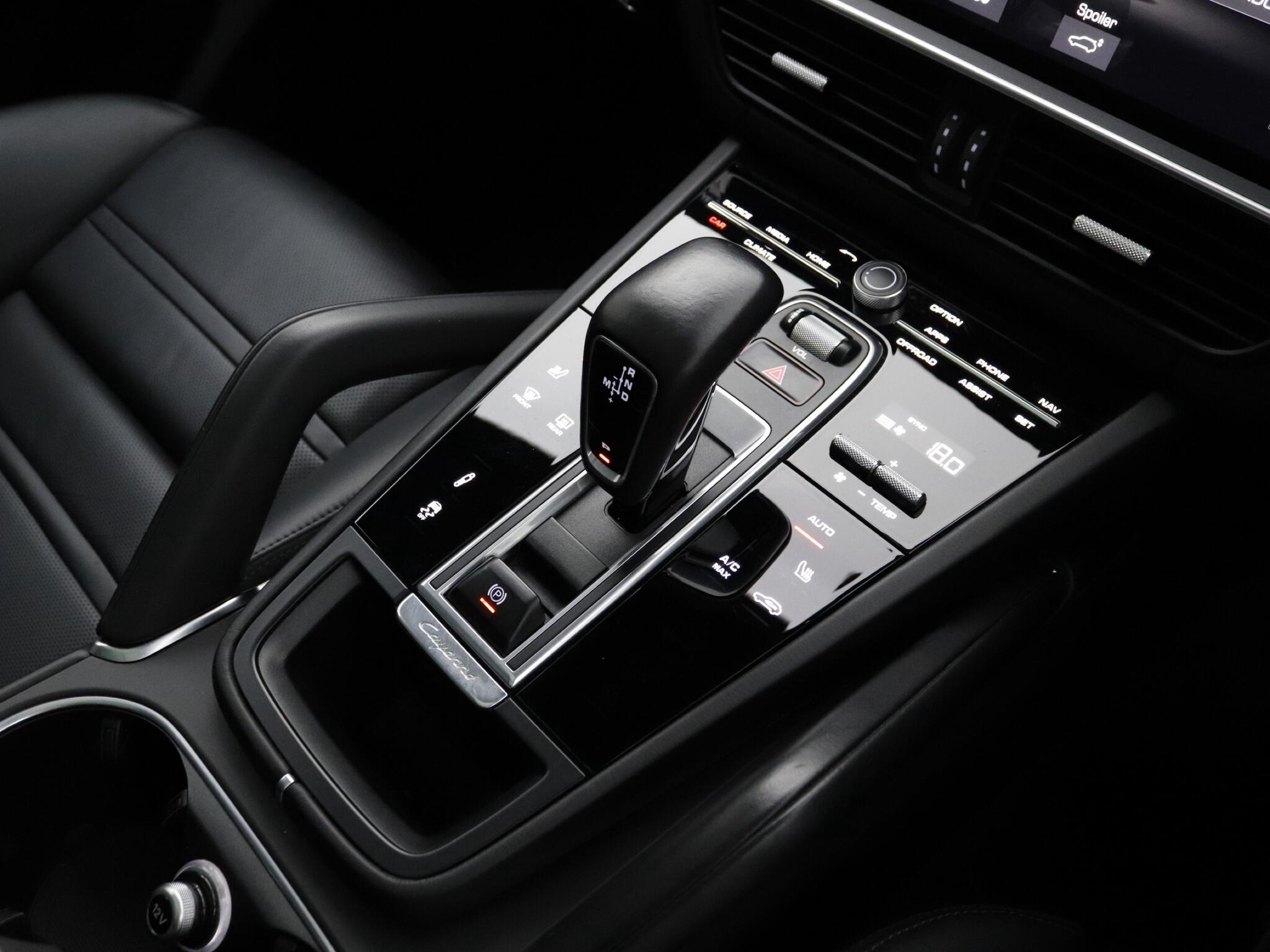 Porsche Cayenne view 12