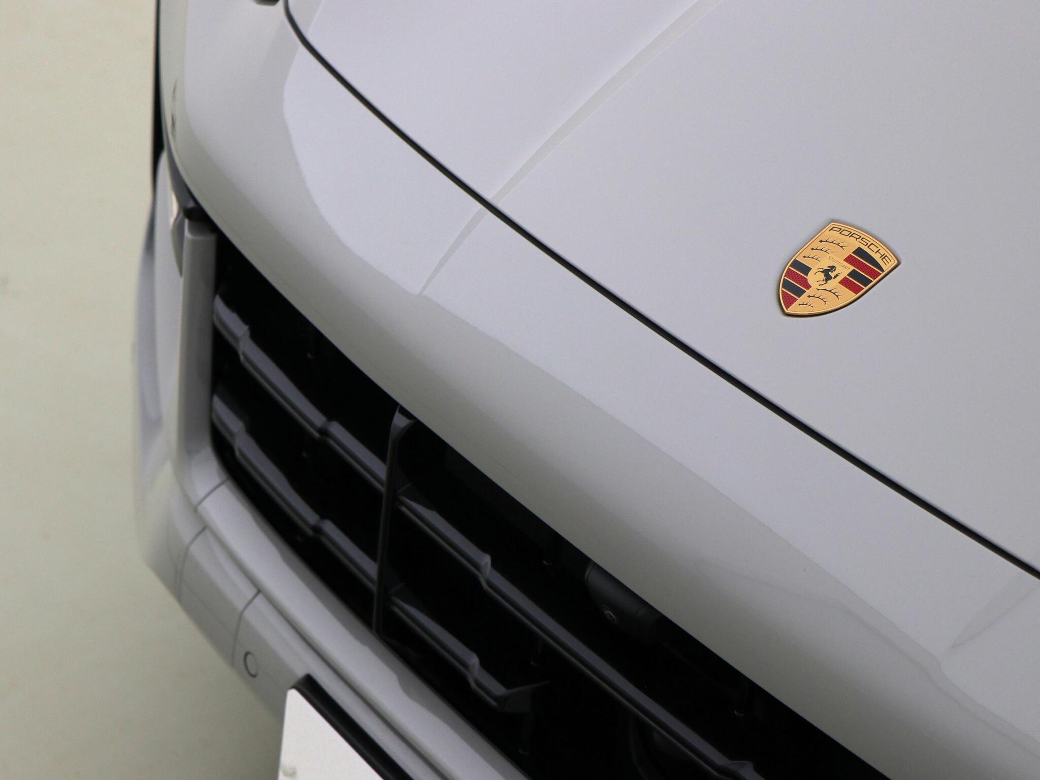 Porsche Cayenne view 47