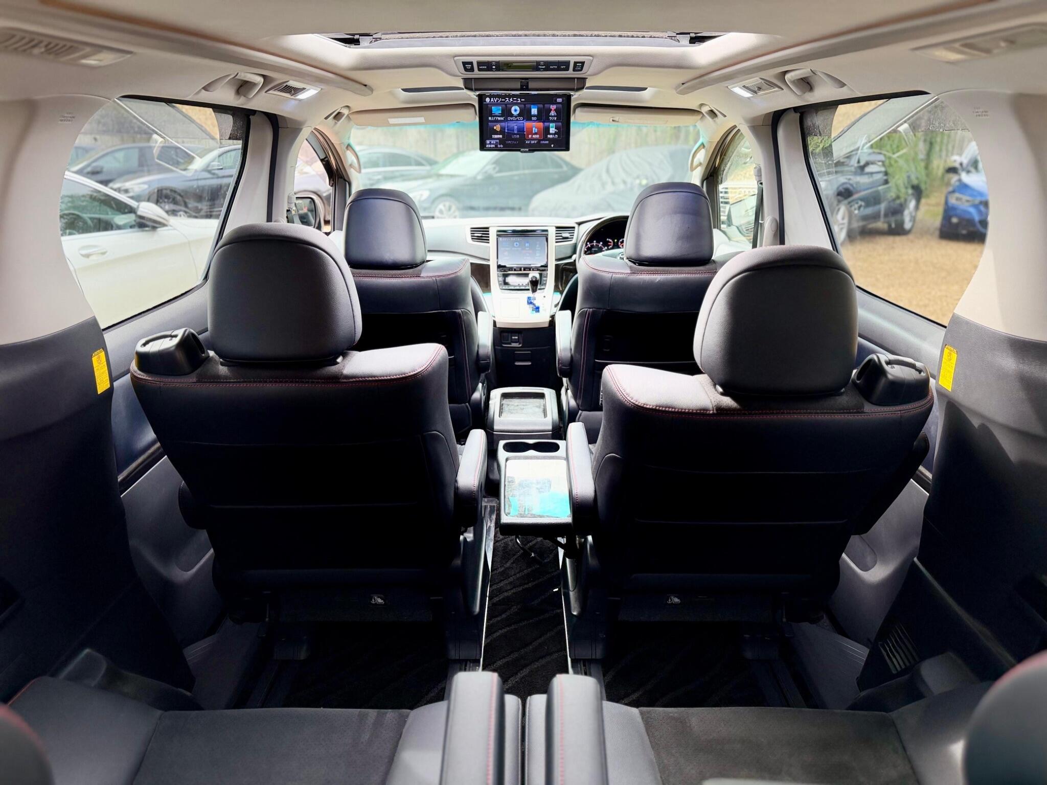 Toyota Vellfire view 10