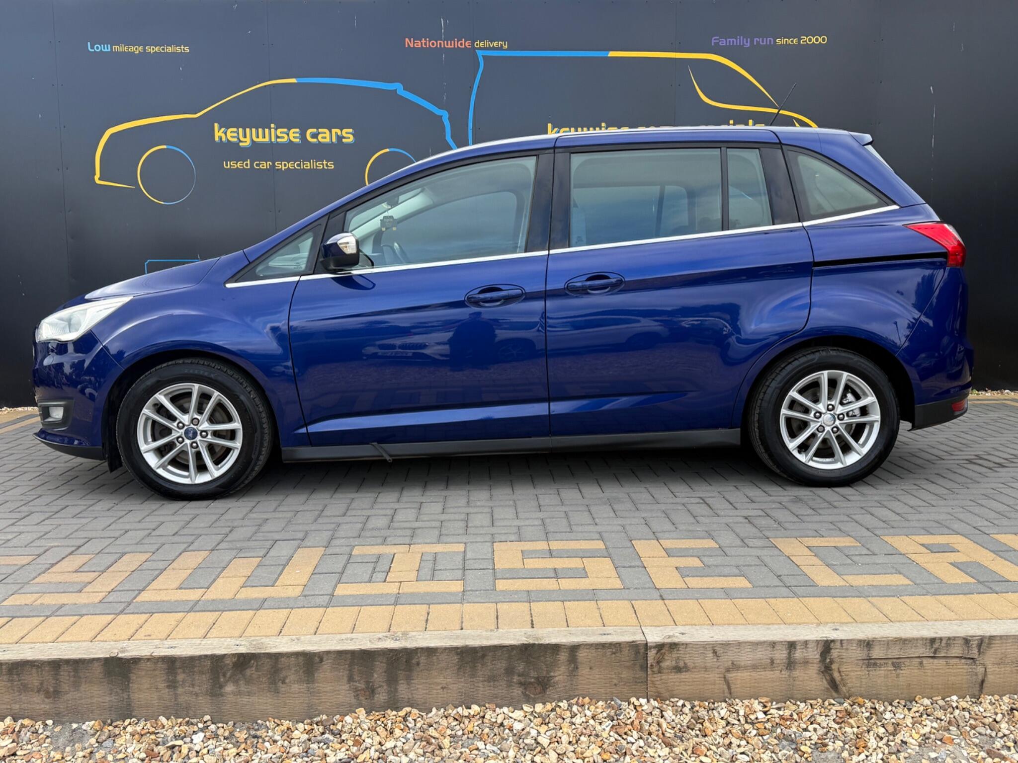 Ford Grand C-Max view 2