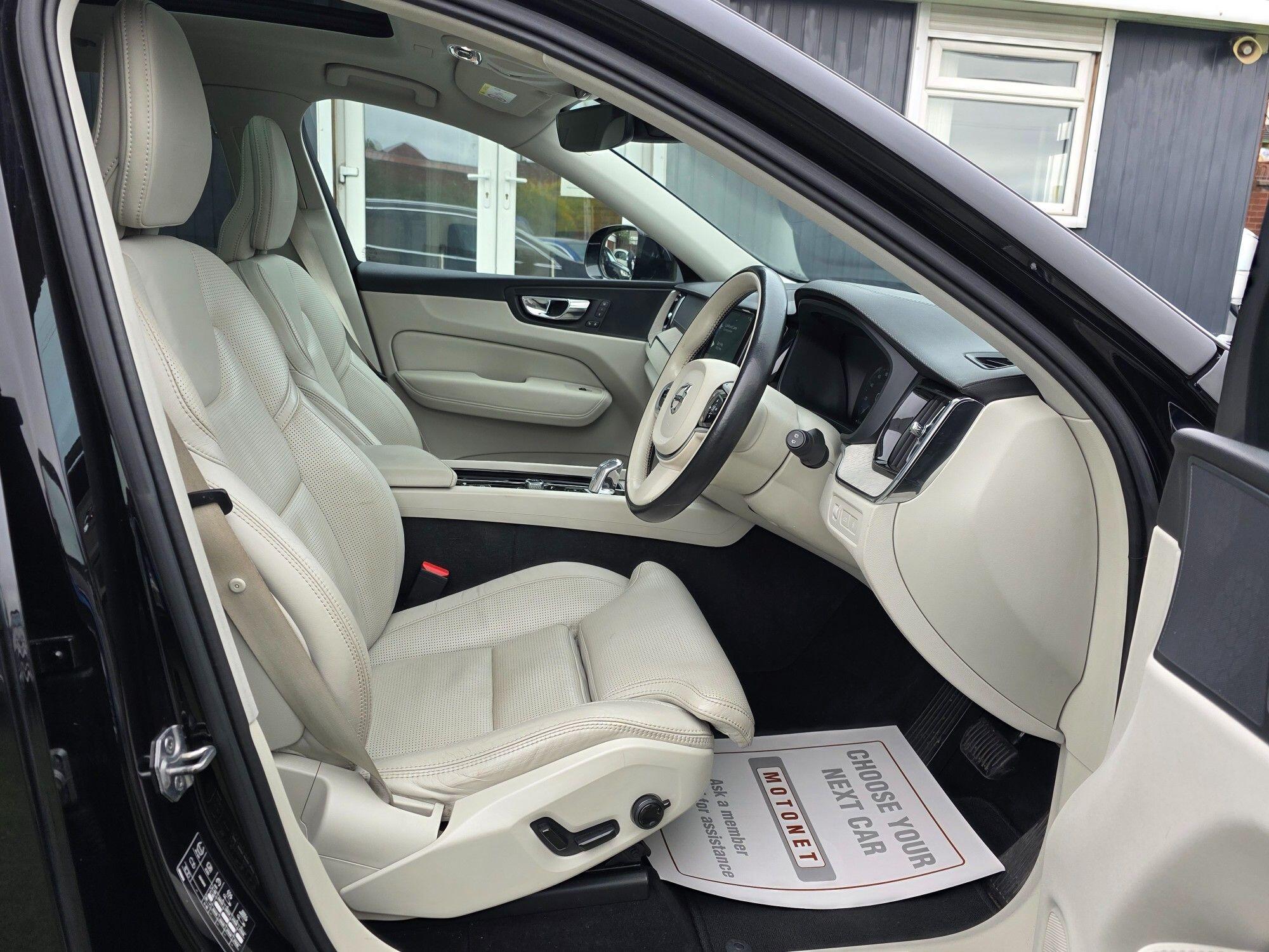 Volvo XC60 view 16