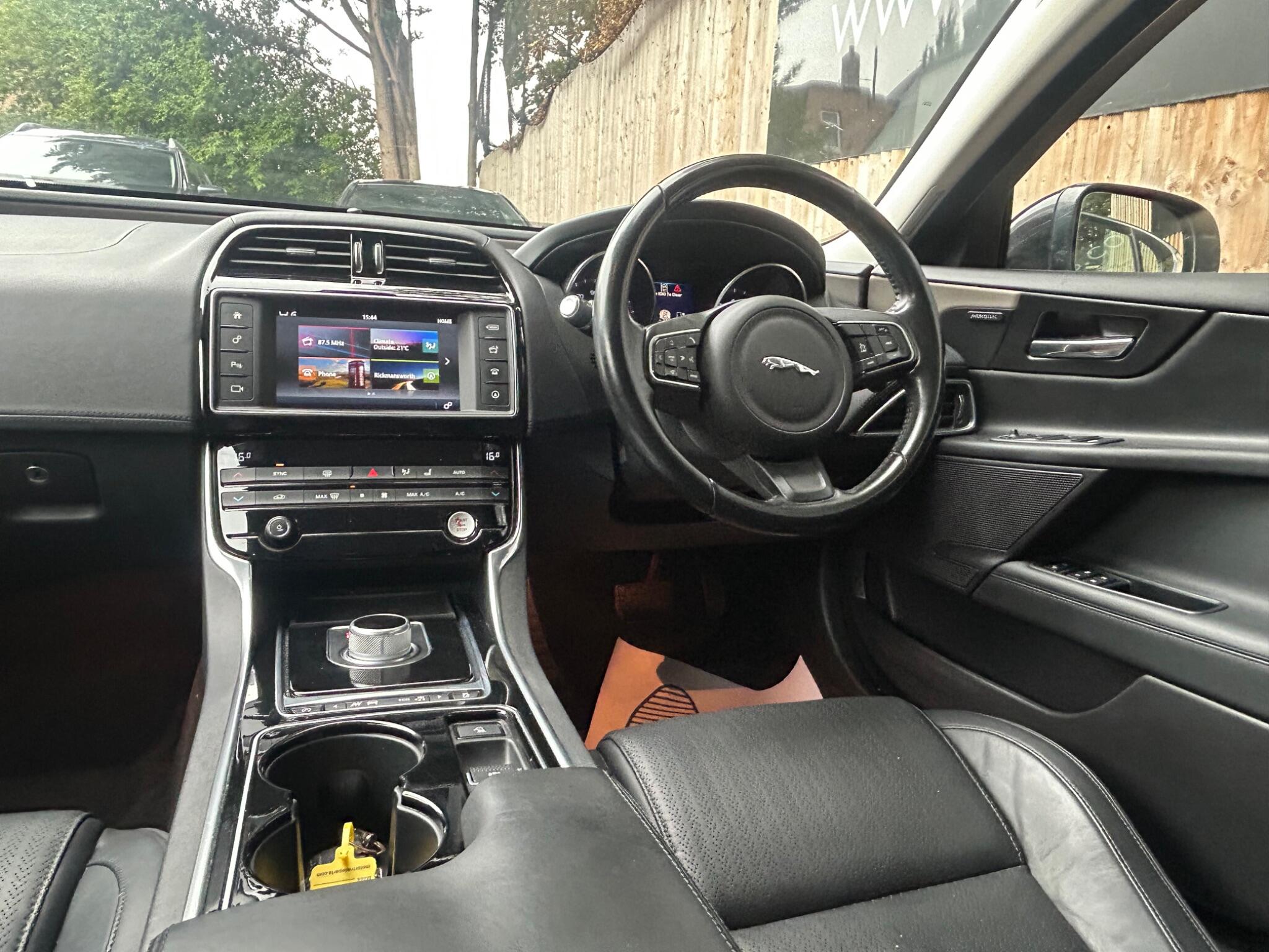 Jaguar Xe view 26