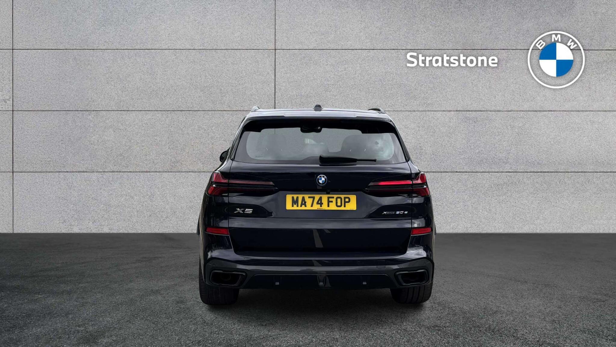BMW X5 view 16