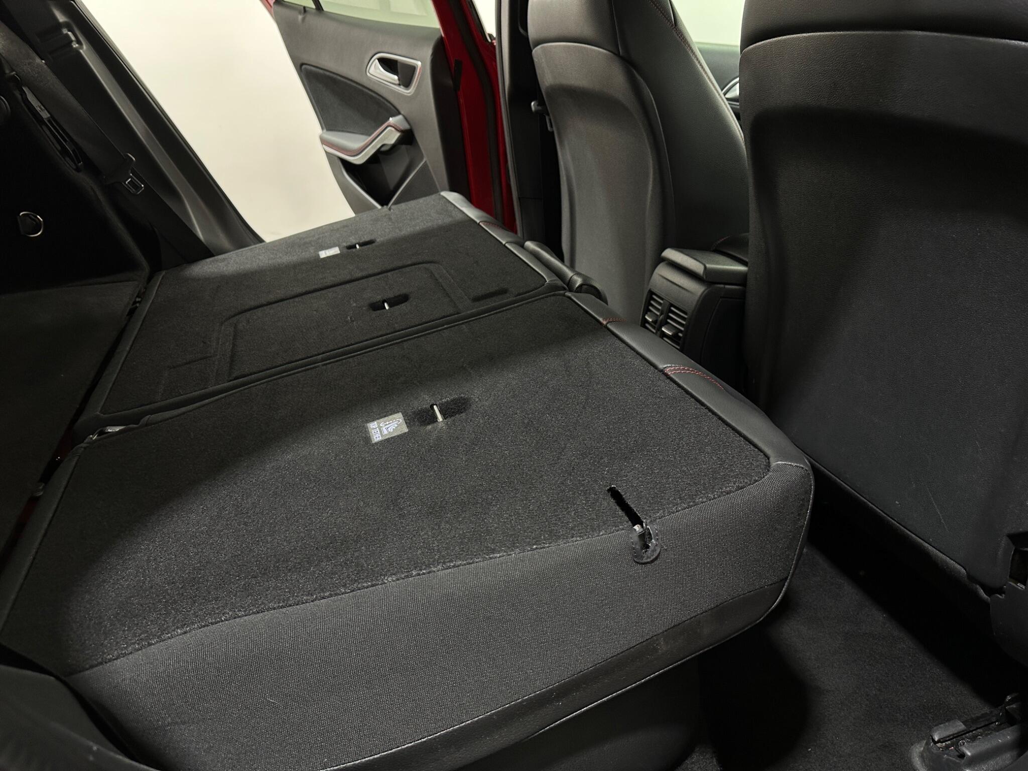 Mercedes-Benz Gla view 47