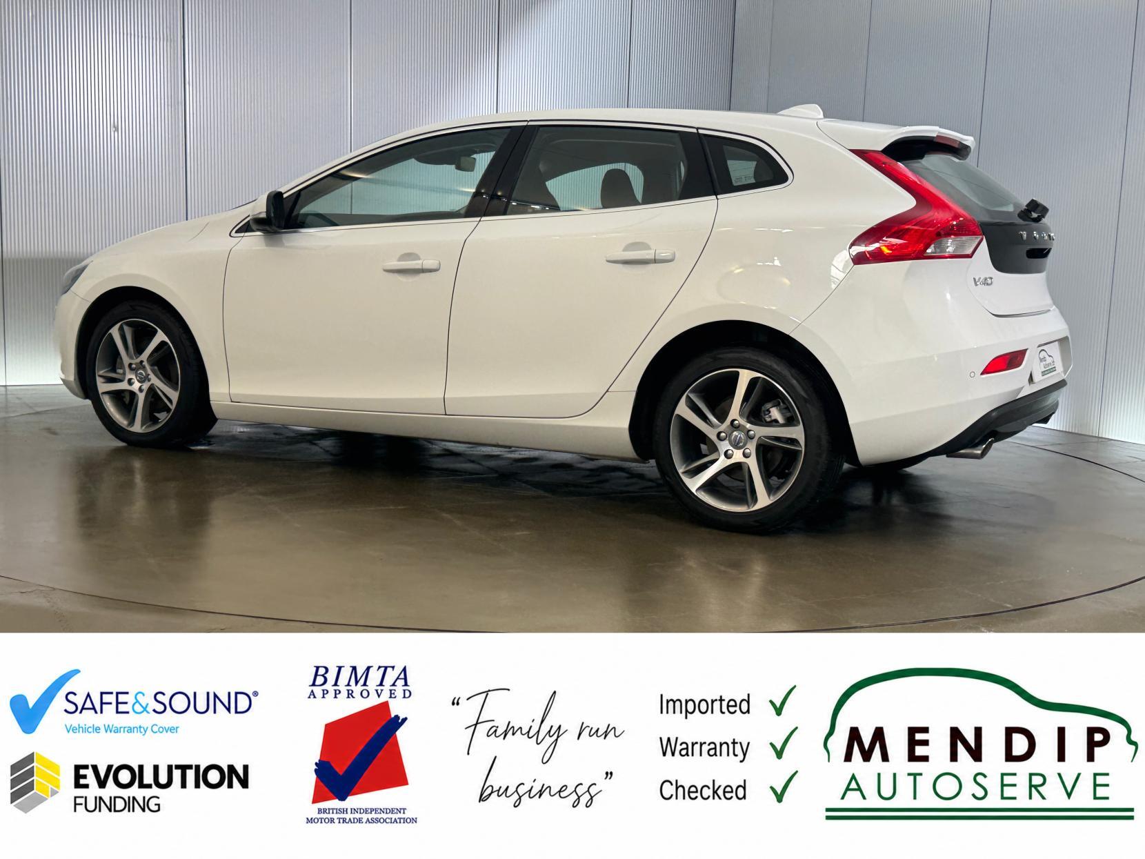 Volvo V40 view 10
