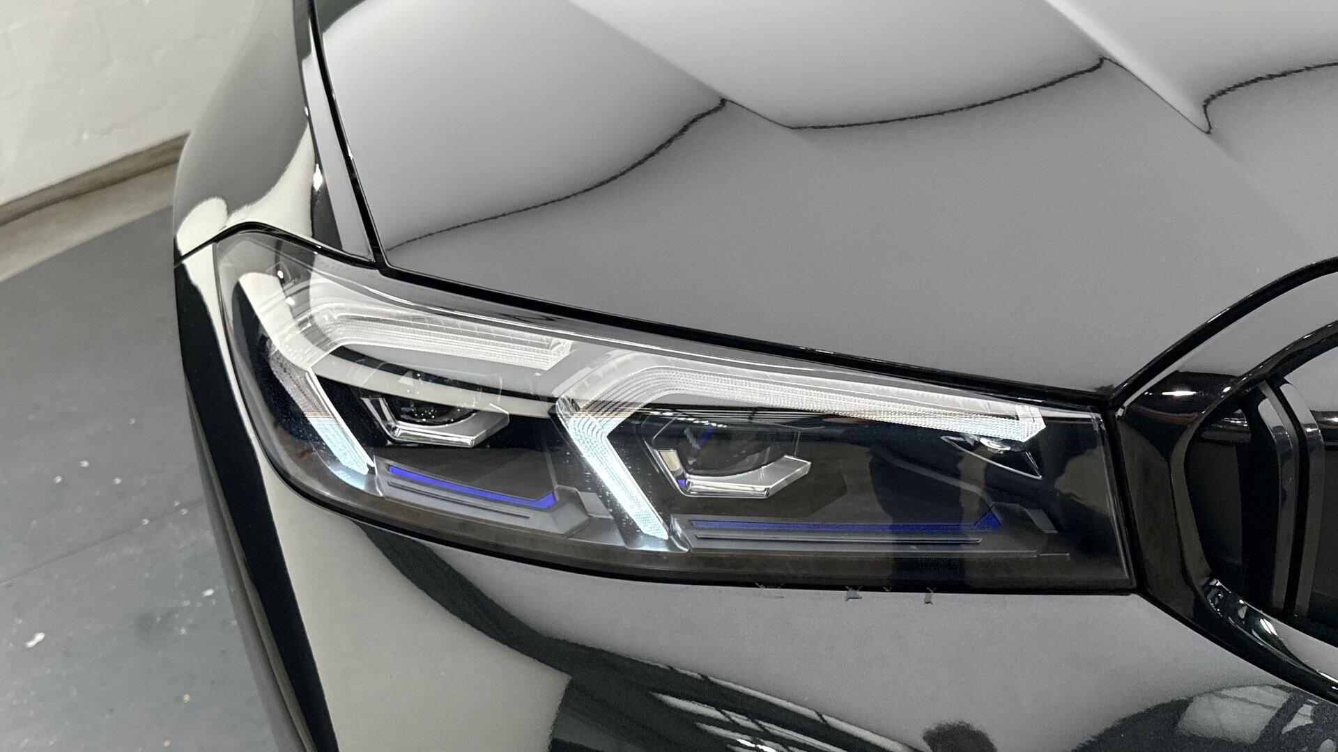 BMW 3 Series view 23