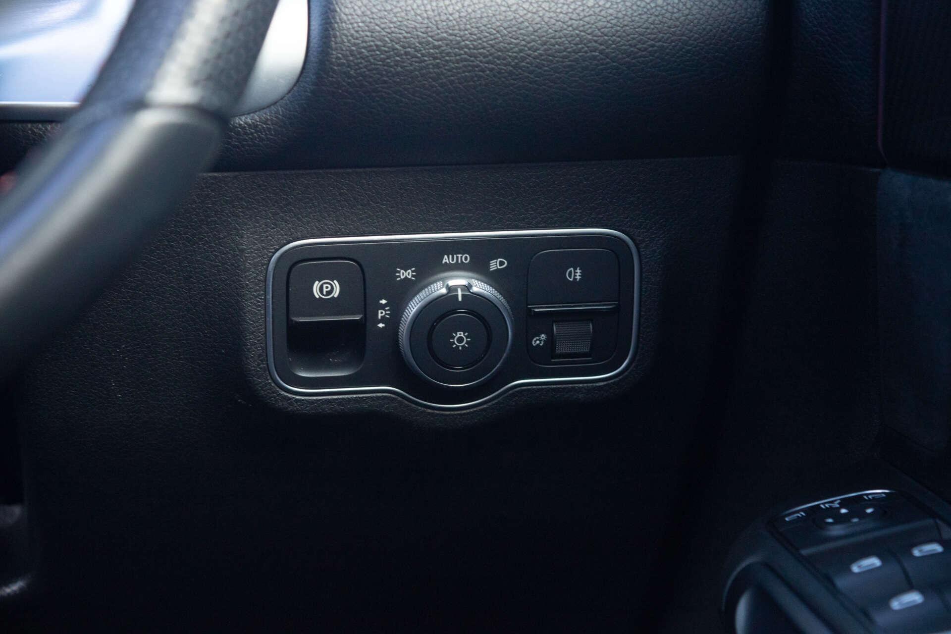 Mercedes-Benz GLB view 53