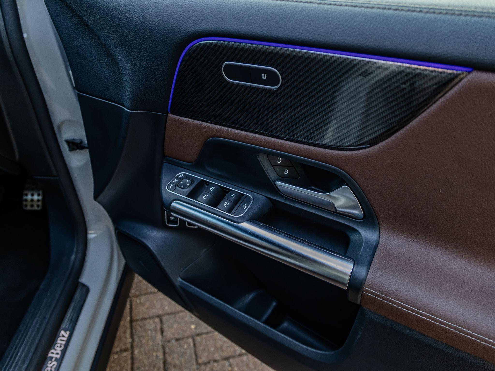 Mercedes-Benz GLA view 21