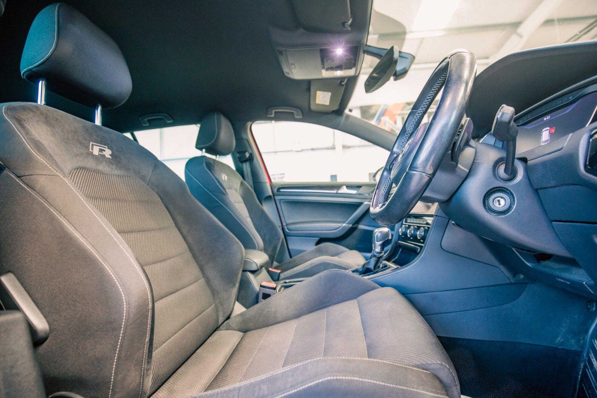 Volkswagen Golf view 3