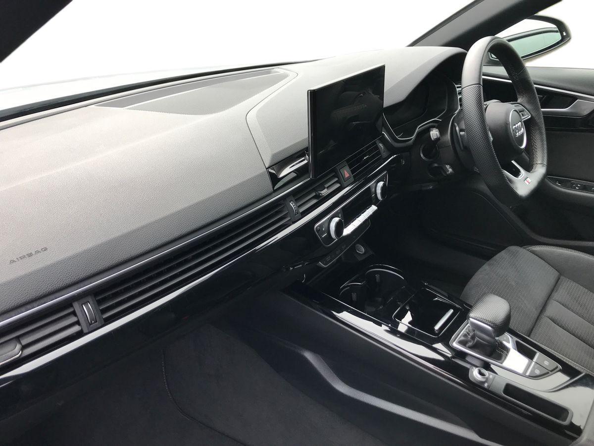 Audi A4 view 5
