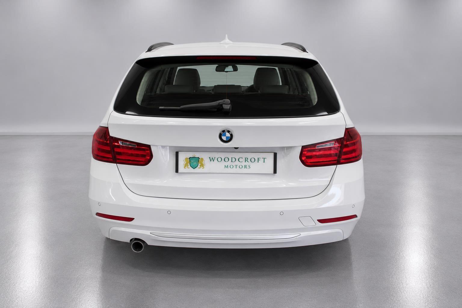 BMW 3 Series view 14