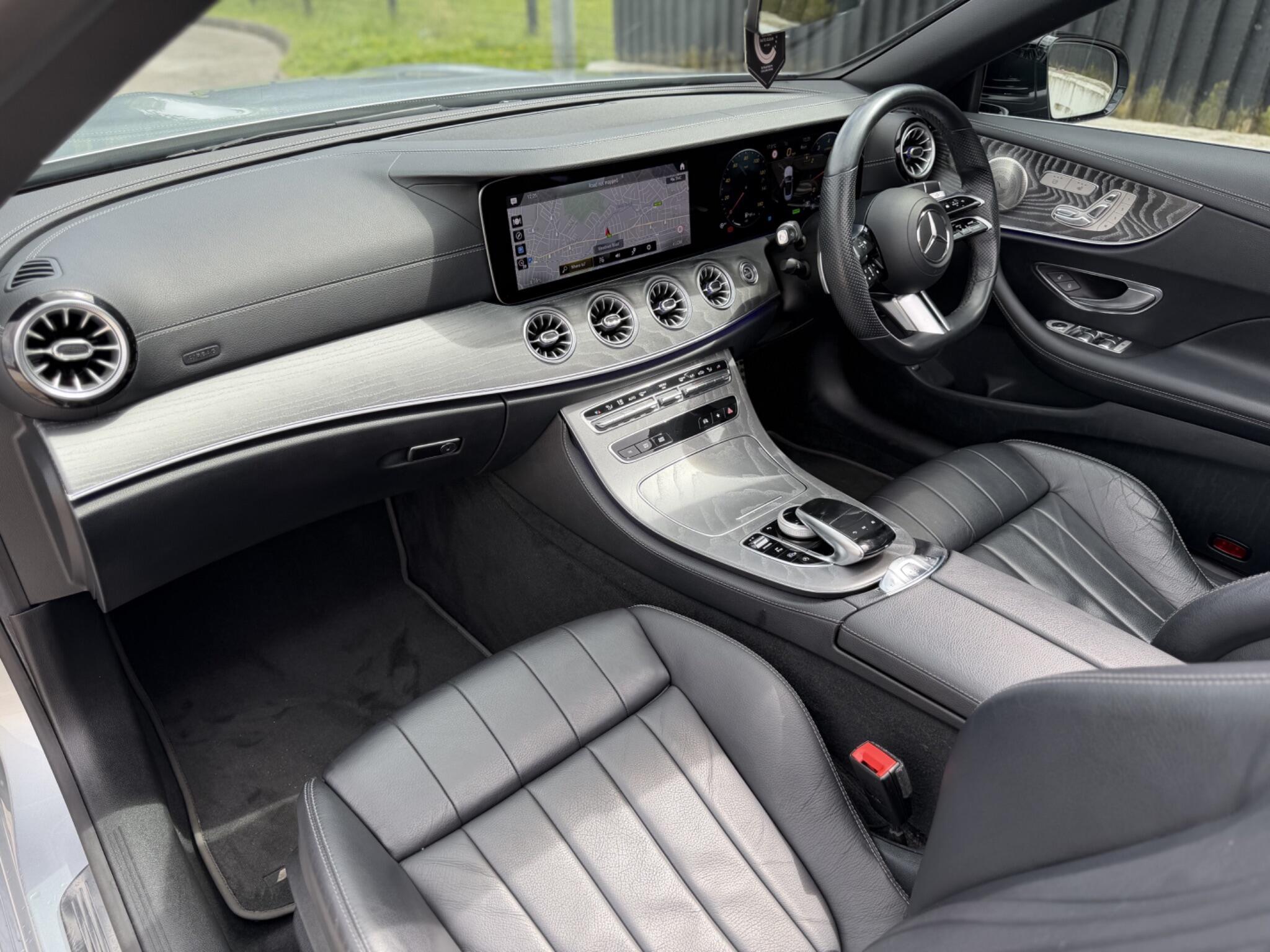 Mercedes-Benz E-Class view 19