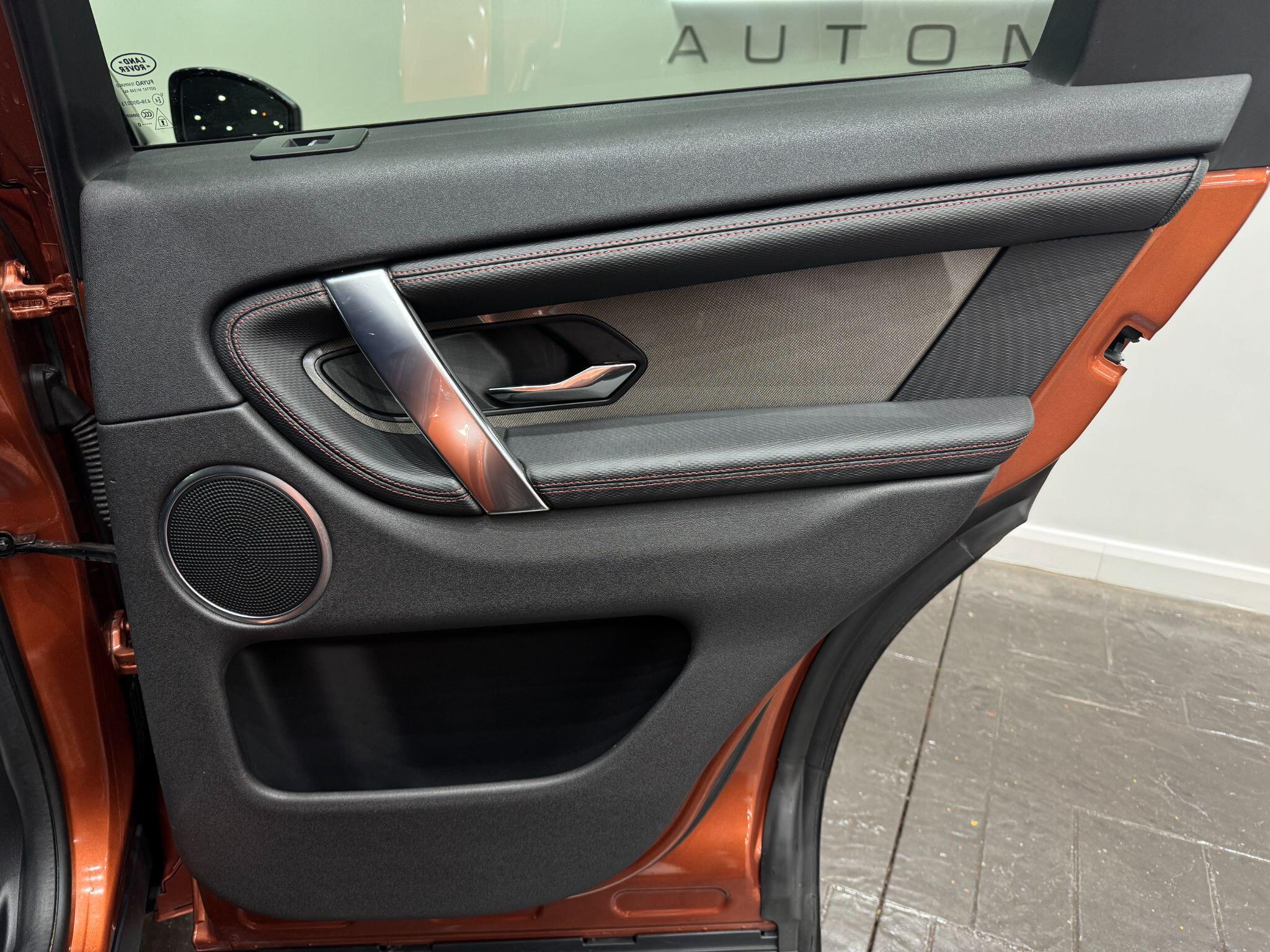 Land Rover Discovery Sport view 45