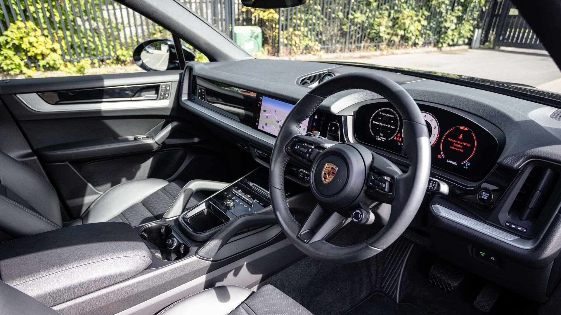 Porsche Cayenne view 11