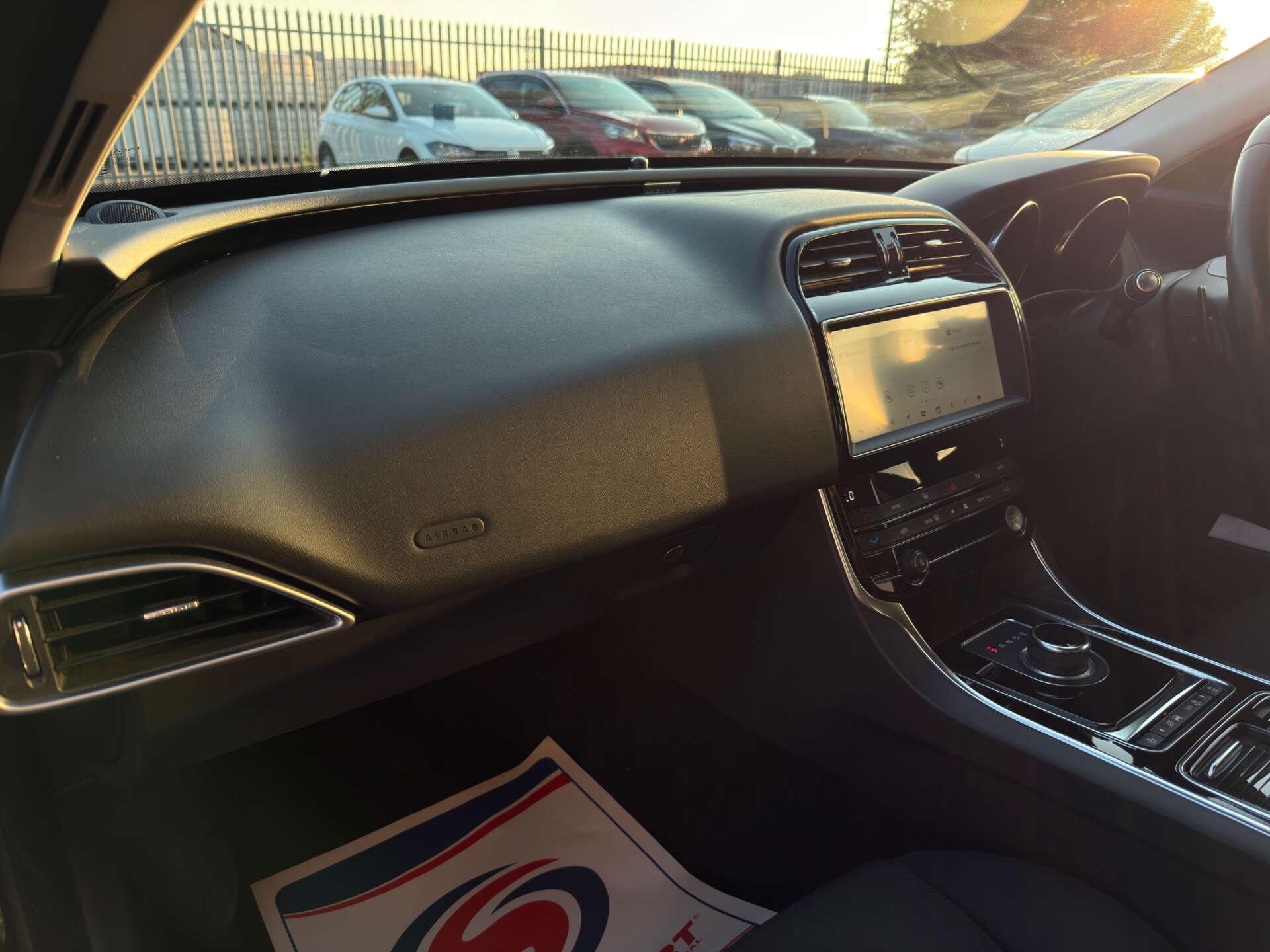 Jaguar Xe view 36