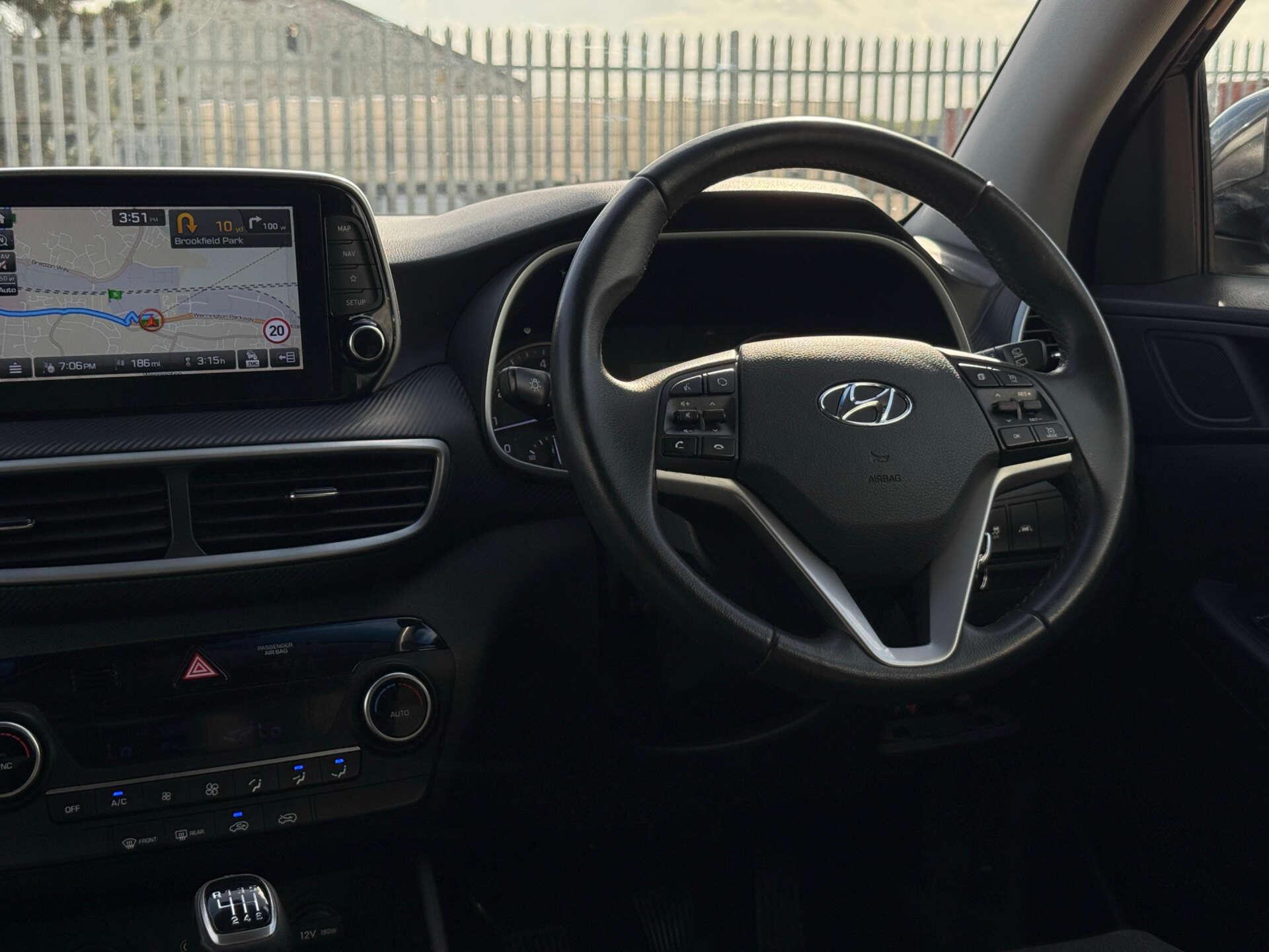 Hyundai Tucson view 50