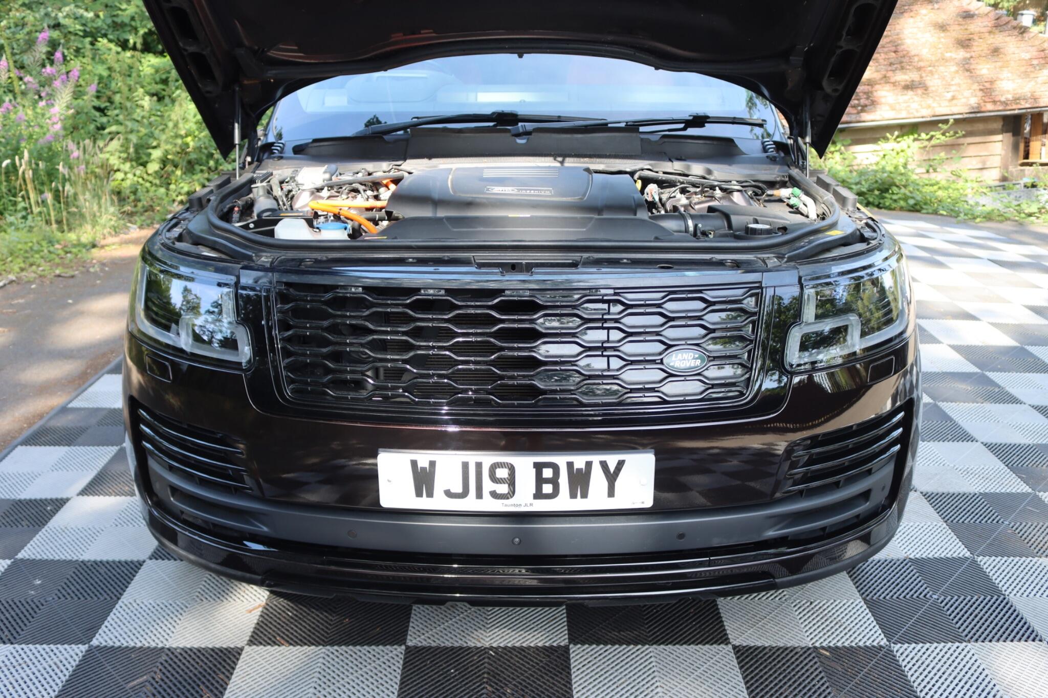 Land Rover Range Rover view 16