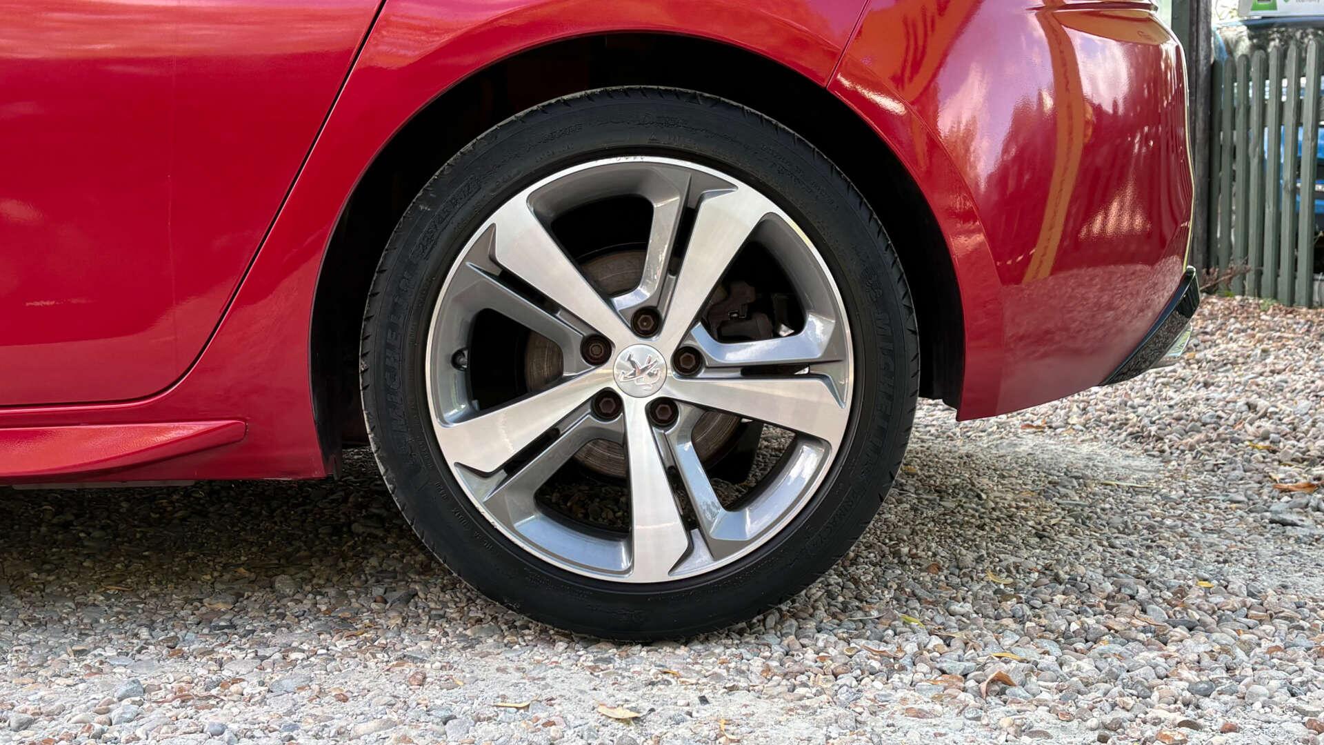 Peugeot 308 view 34
