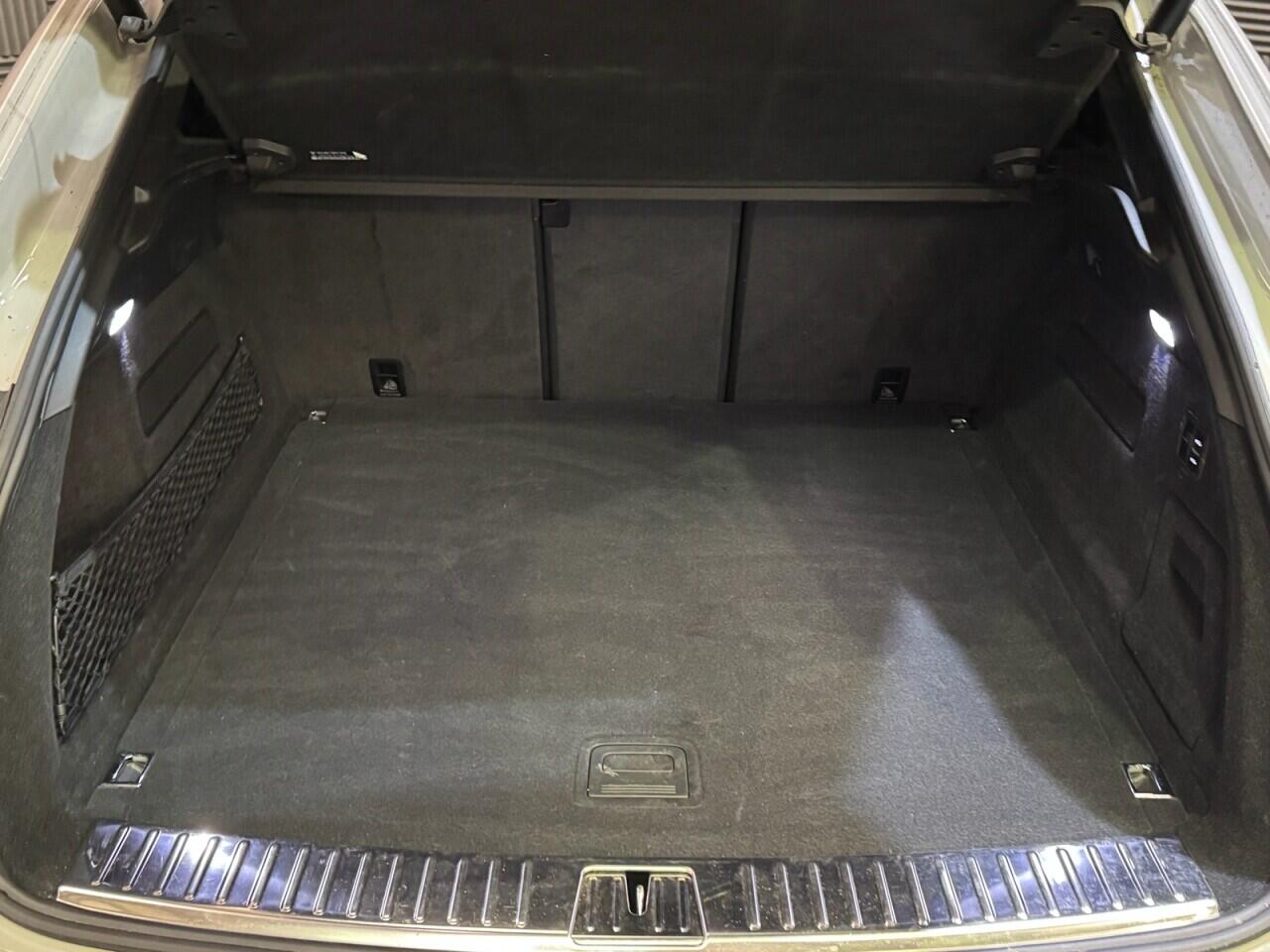 Porsche Cayenne view 24