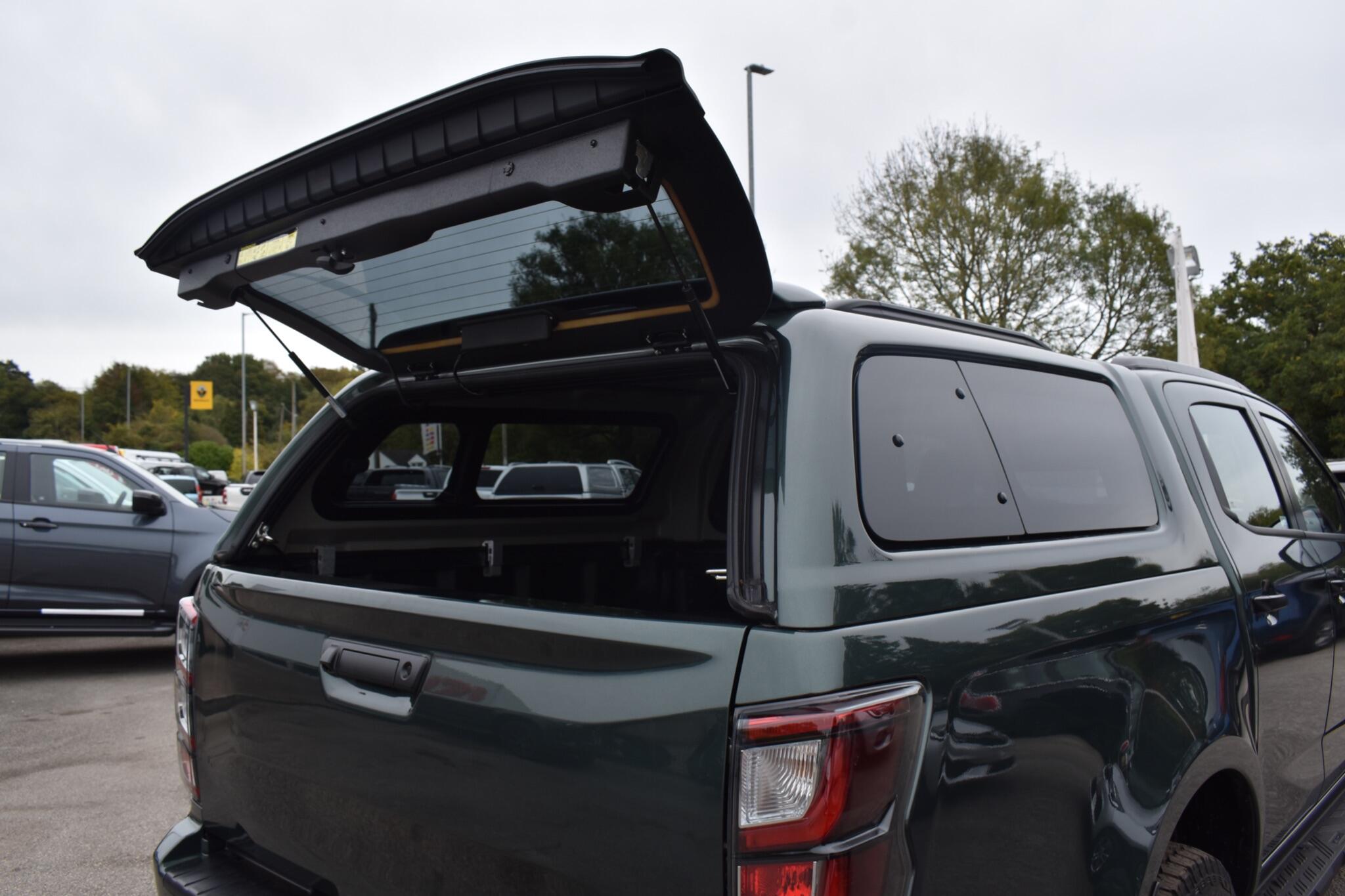 D-Max - 1.9 TD V-Cross Huntsman Auto 4WD Euro 6 - Image 30